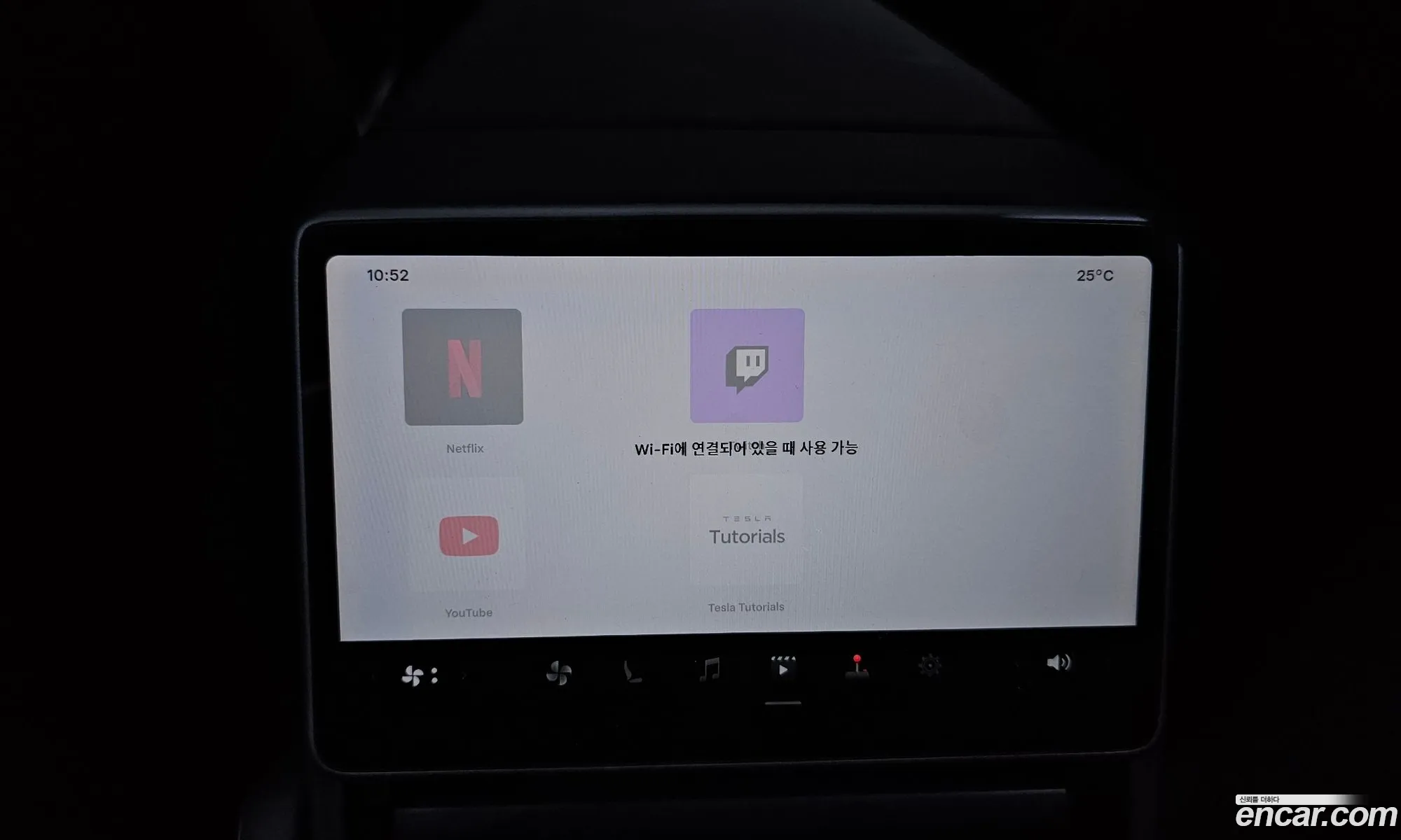 Tesla Model Y 2025 LRWYGCEK7SC077750 — 3