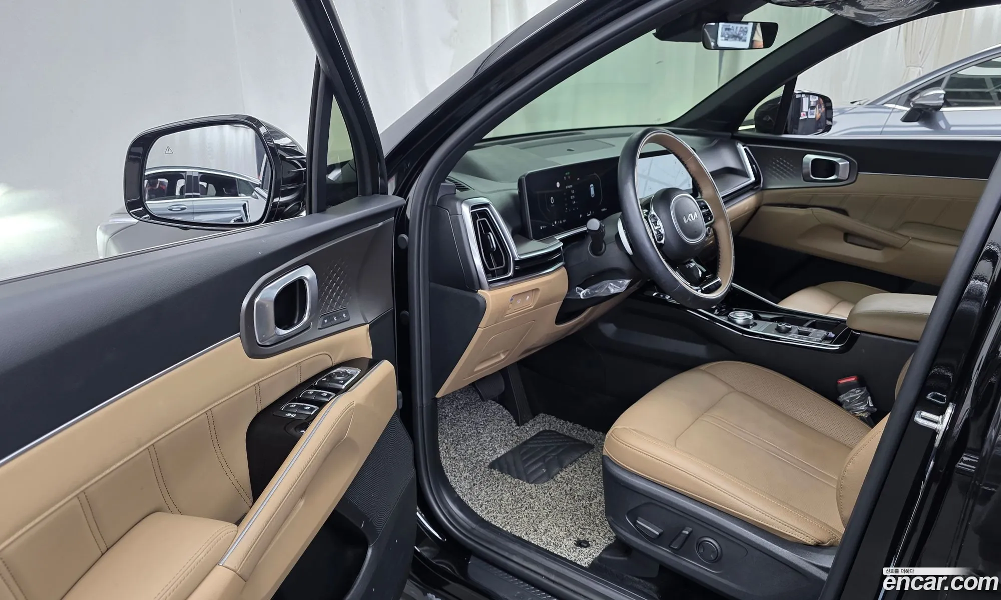Kia Sorento 2024 KNARJ81FHSA320235 — 14