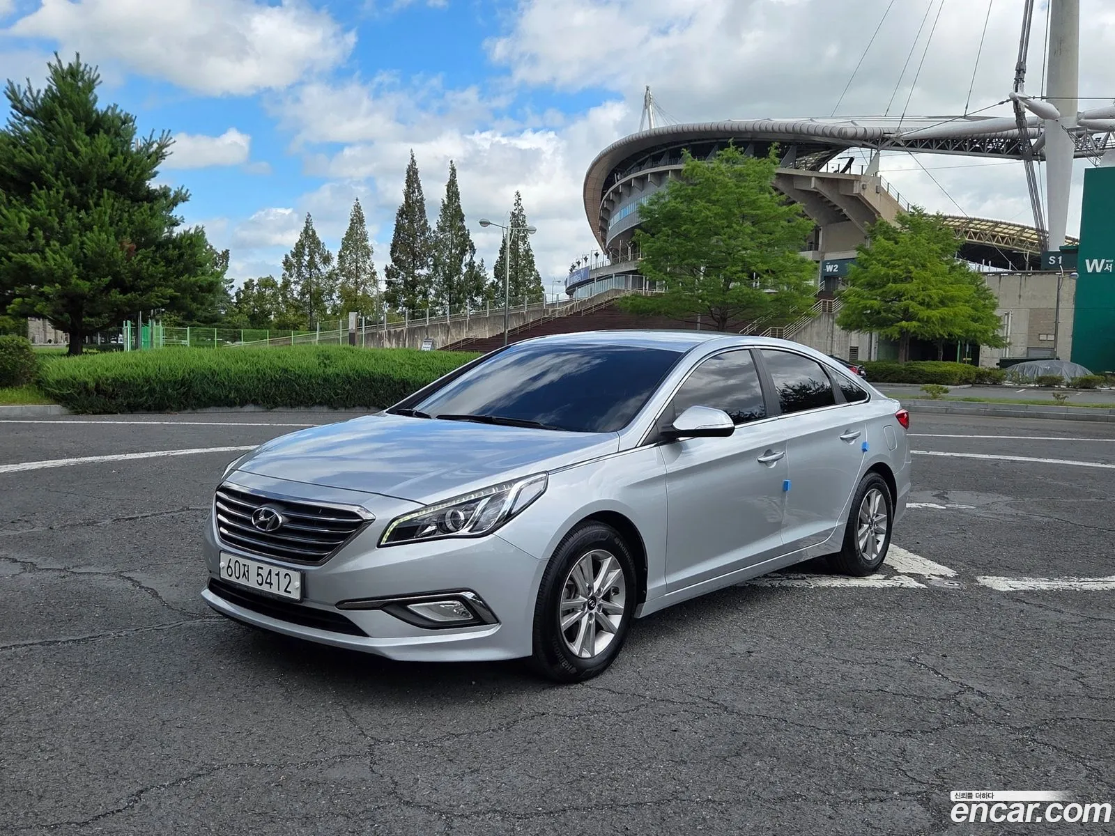 Hyundai LF Sonata 2015 — 12