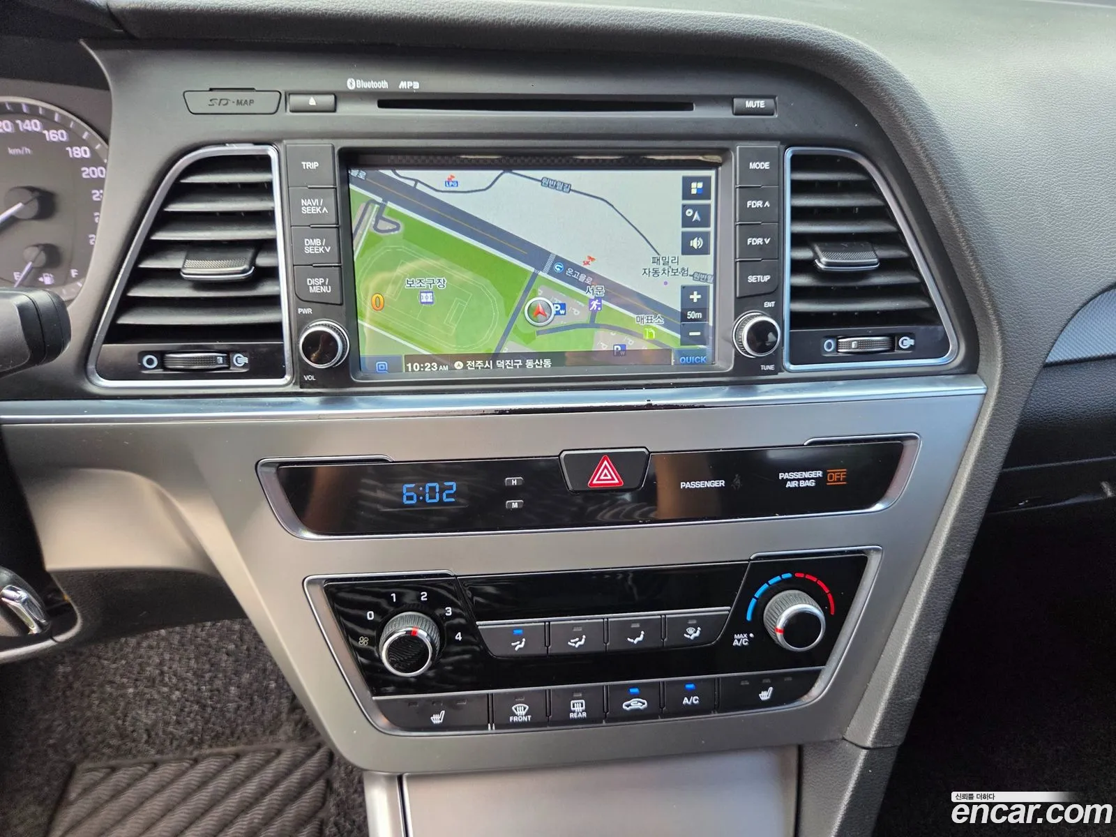 Hyundai LF Sonata 2015 — 16