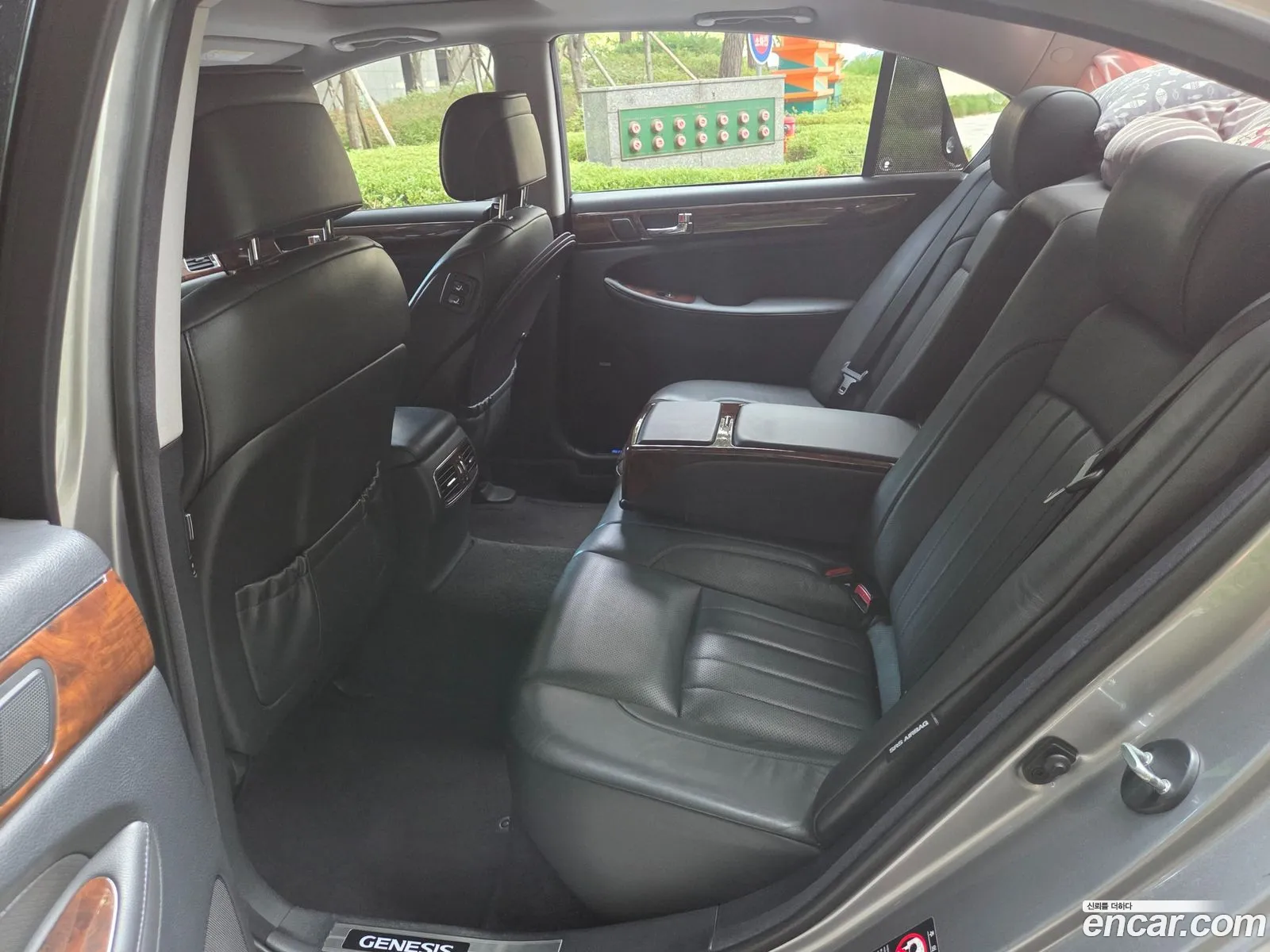 Hyundai Genesis 2009 — 13