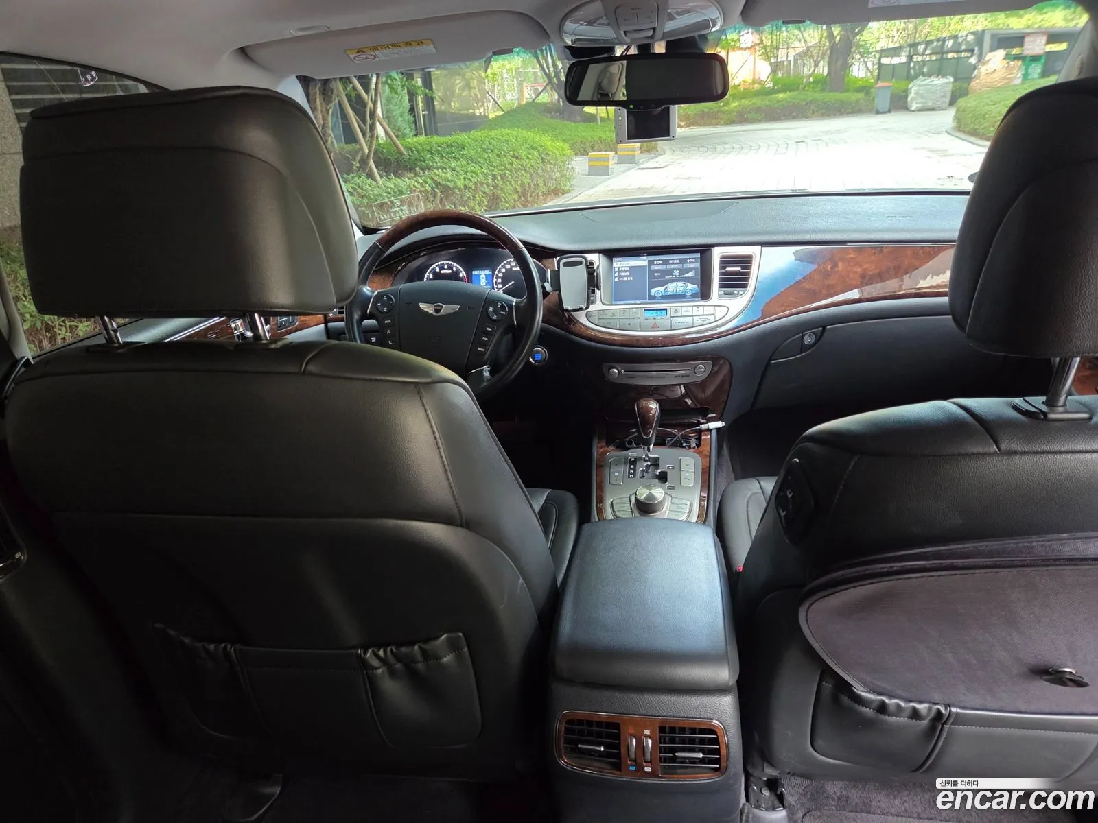 Hyundai Genesis 2009 — 3