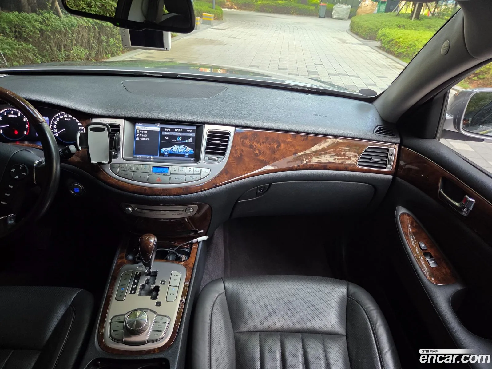 Hyundai Genesis 2009 — 20
