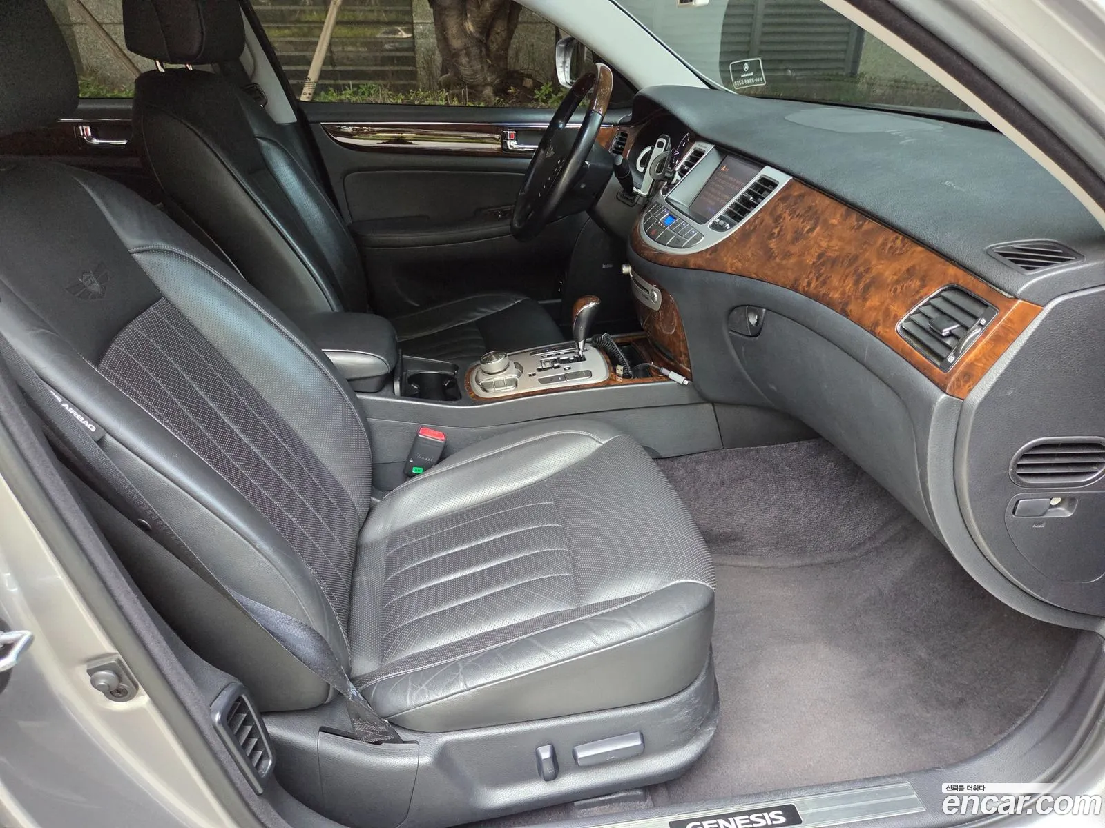 Hyundai Genesis 2009 — 14
