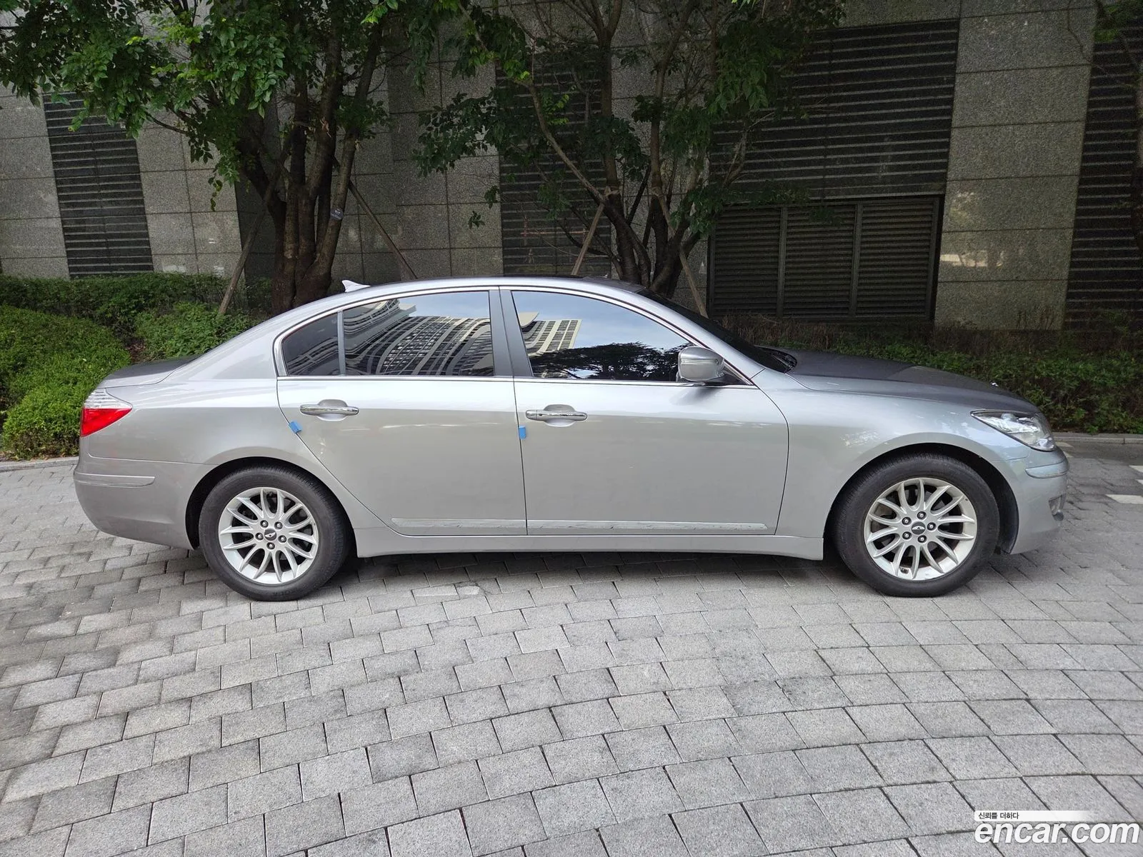 Hyundai Genesis 2009 — 6
