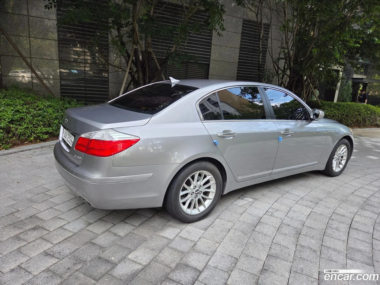 Hyundai Genesis 2009 — 10