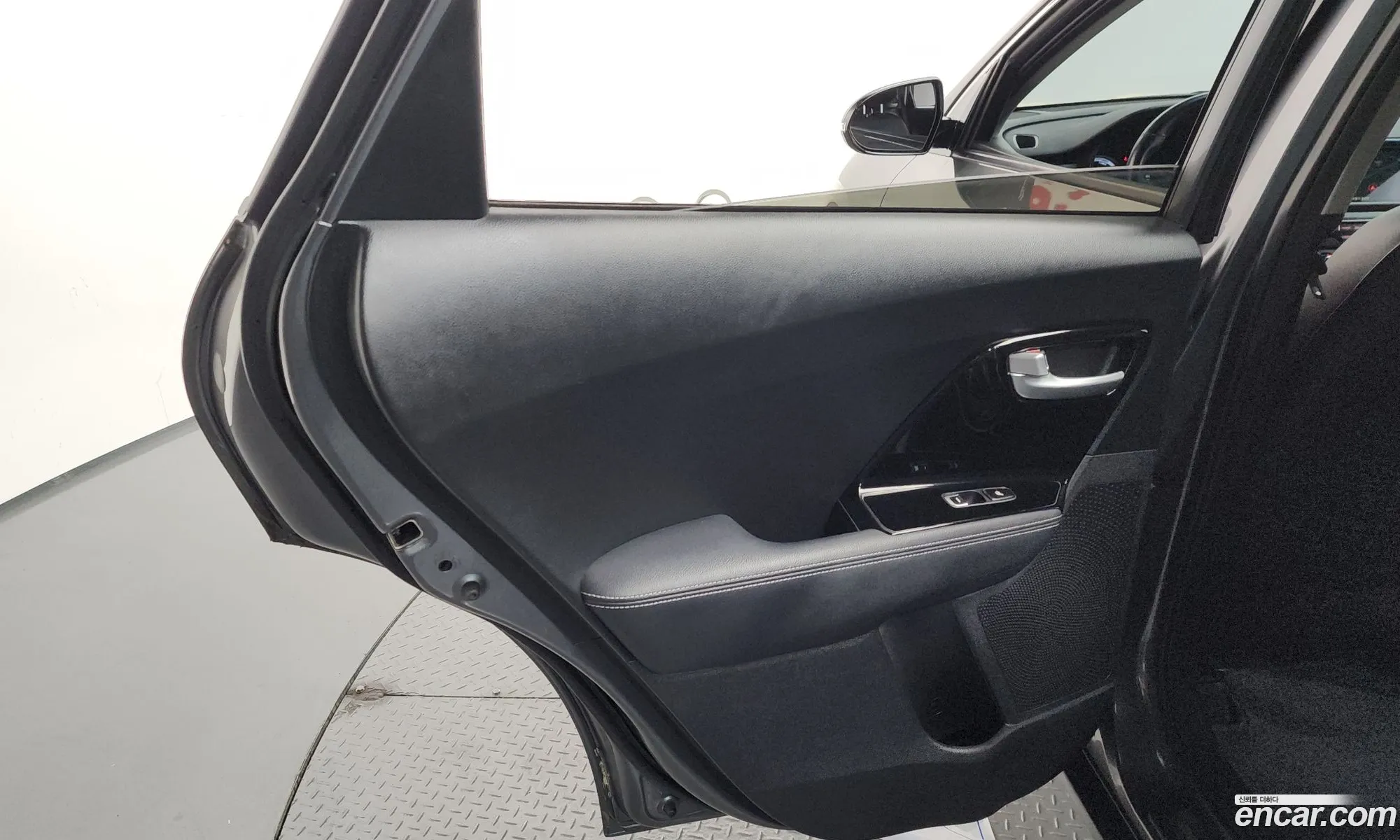 Kia Niro 2017 KNACC81CGHA018545 — 13
