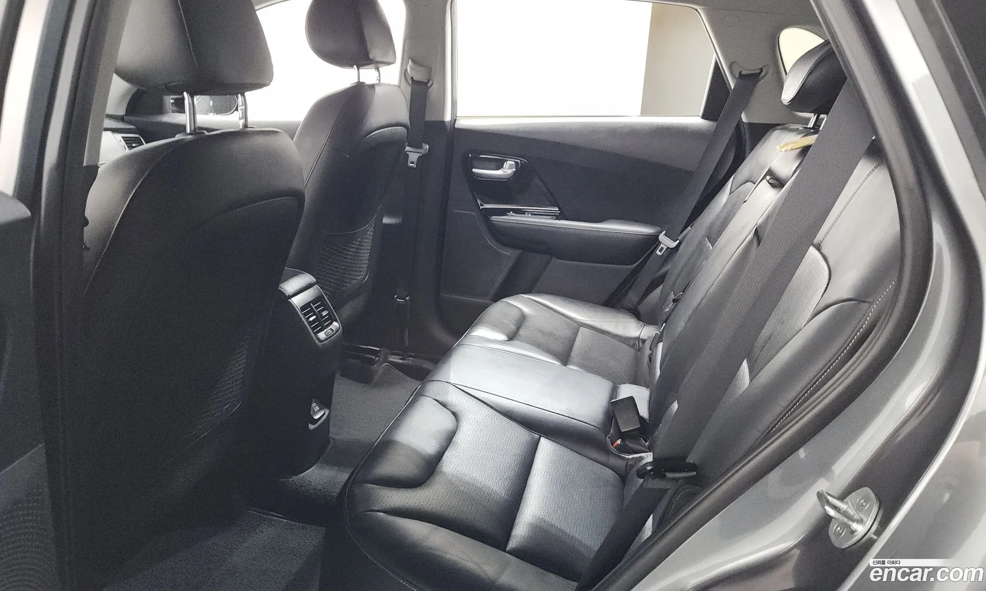 Kia Niro 2017 KNACC81CGHA018545 — 18