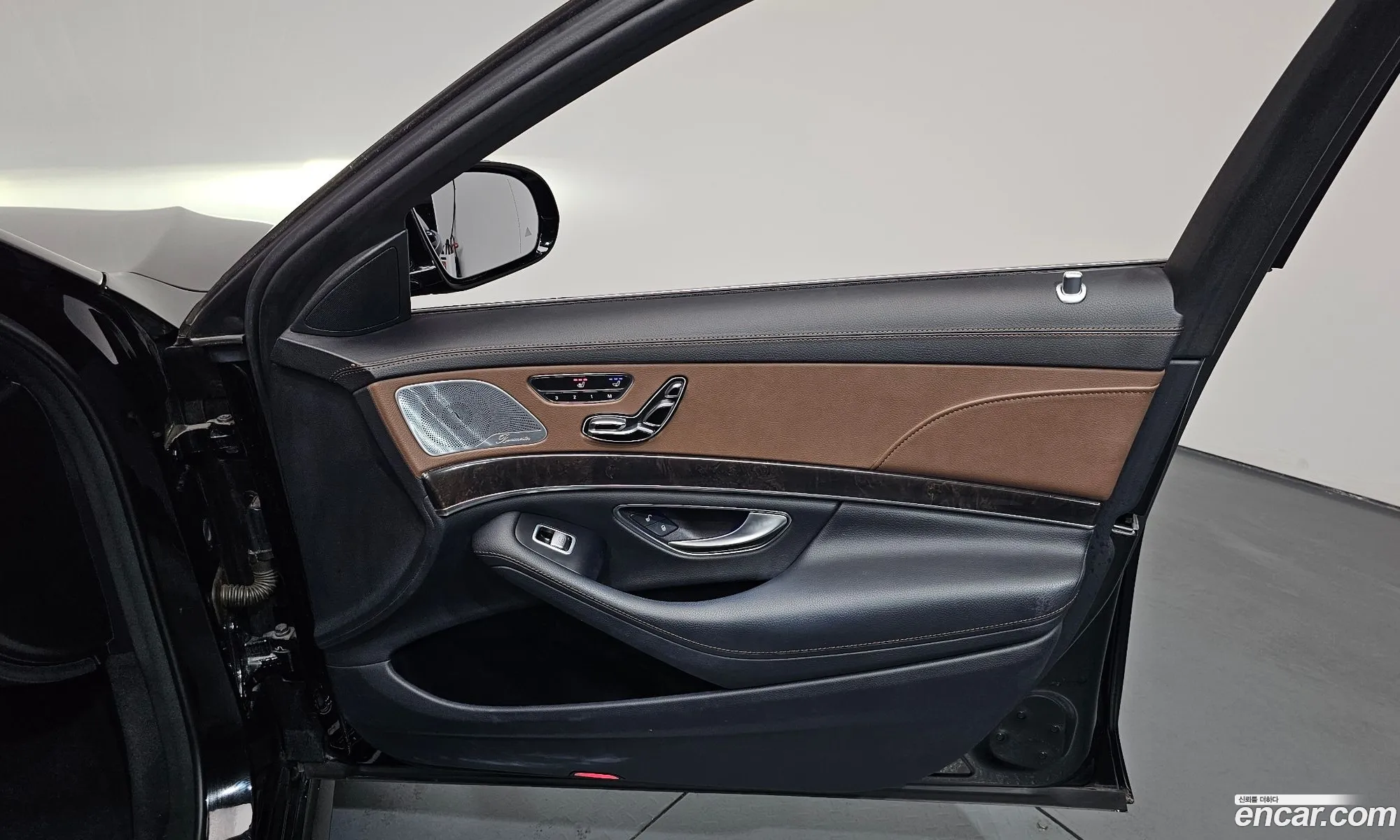 Mercedes-Benz S-Class W222 2017 WDDUF2BB3JA346135 — 34