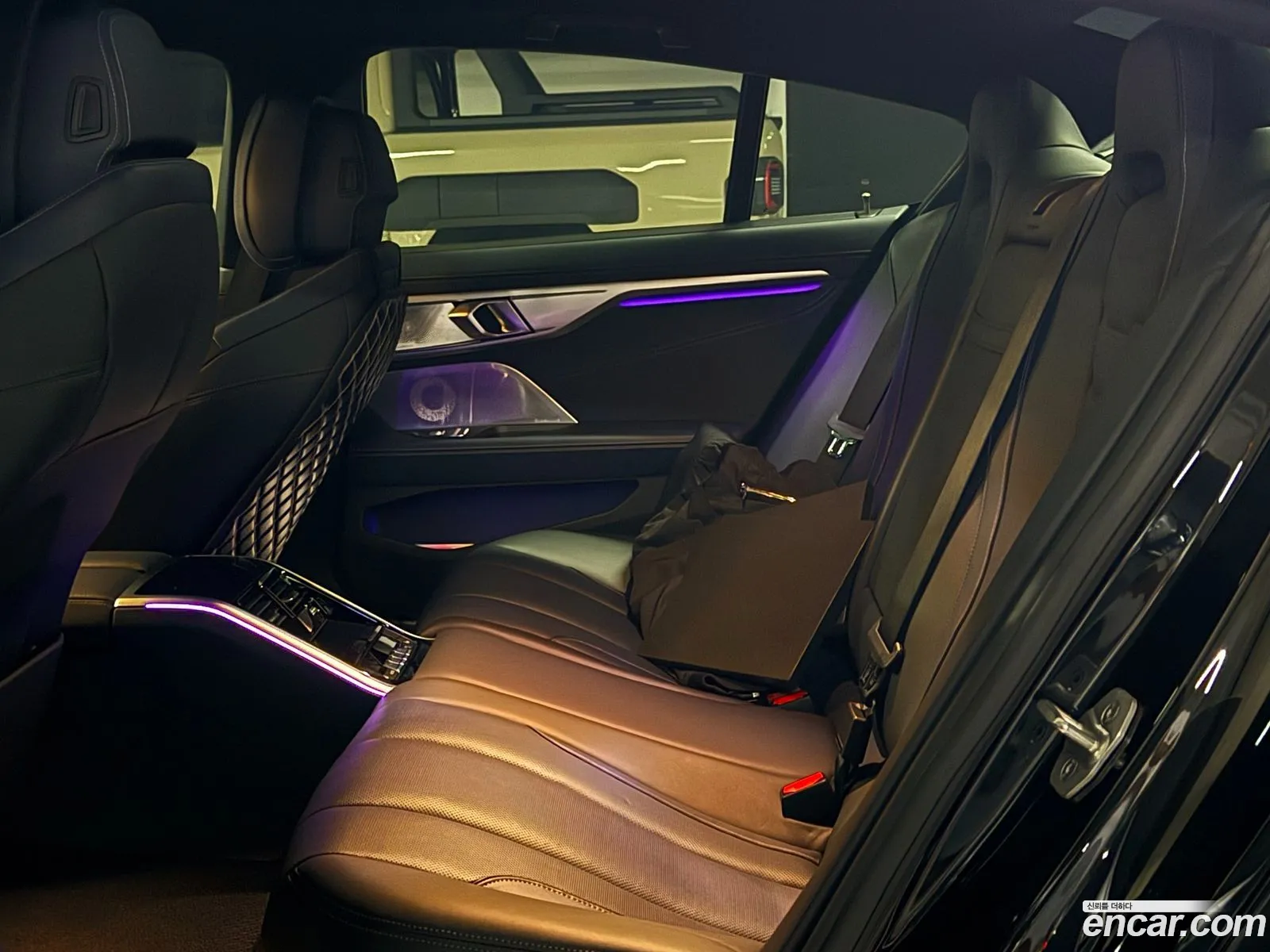 BMW 8 Series 2023 — 3