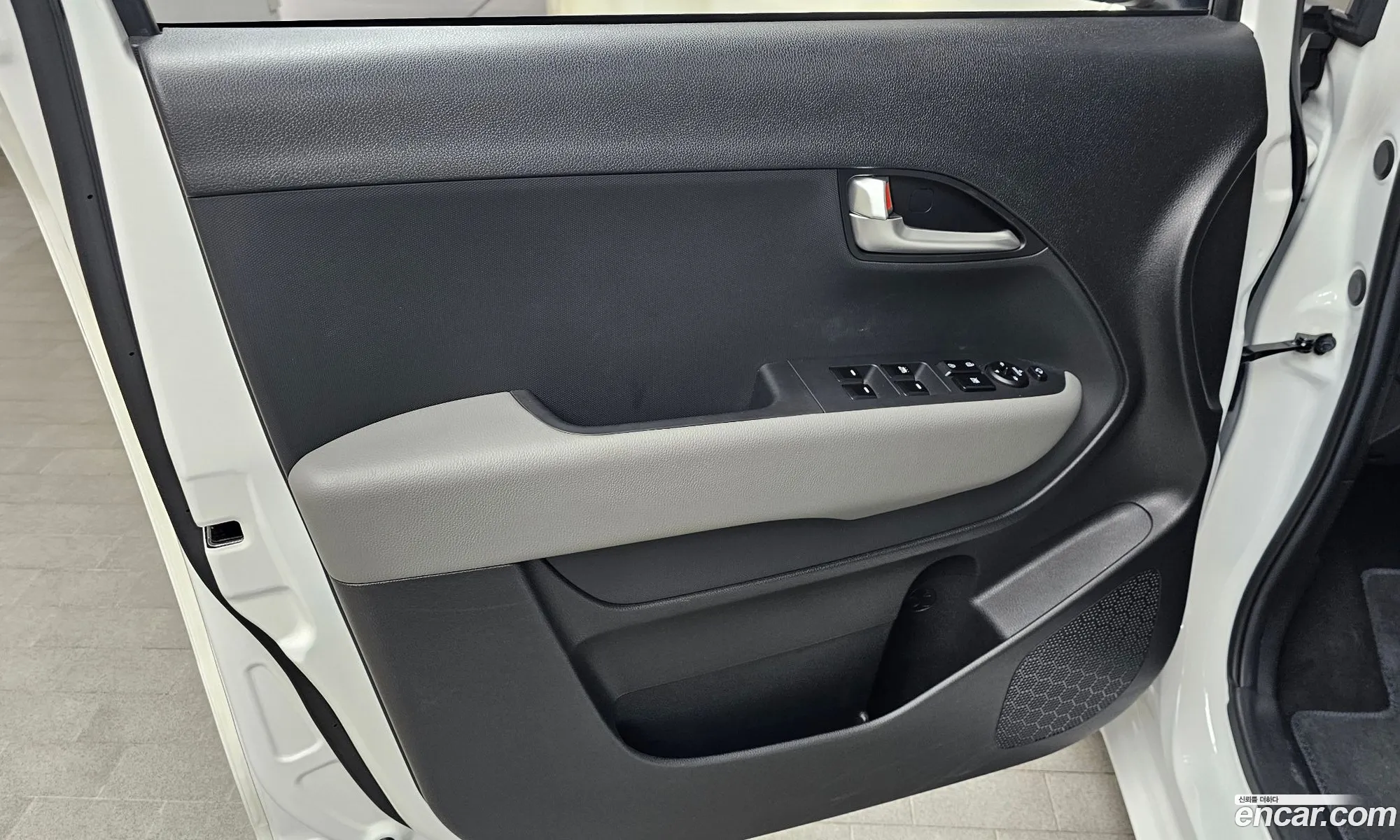Kia Kia Ray EV 2024 — 24