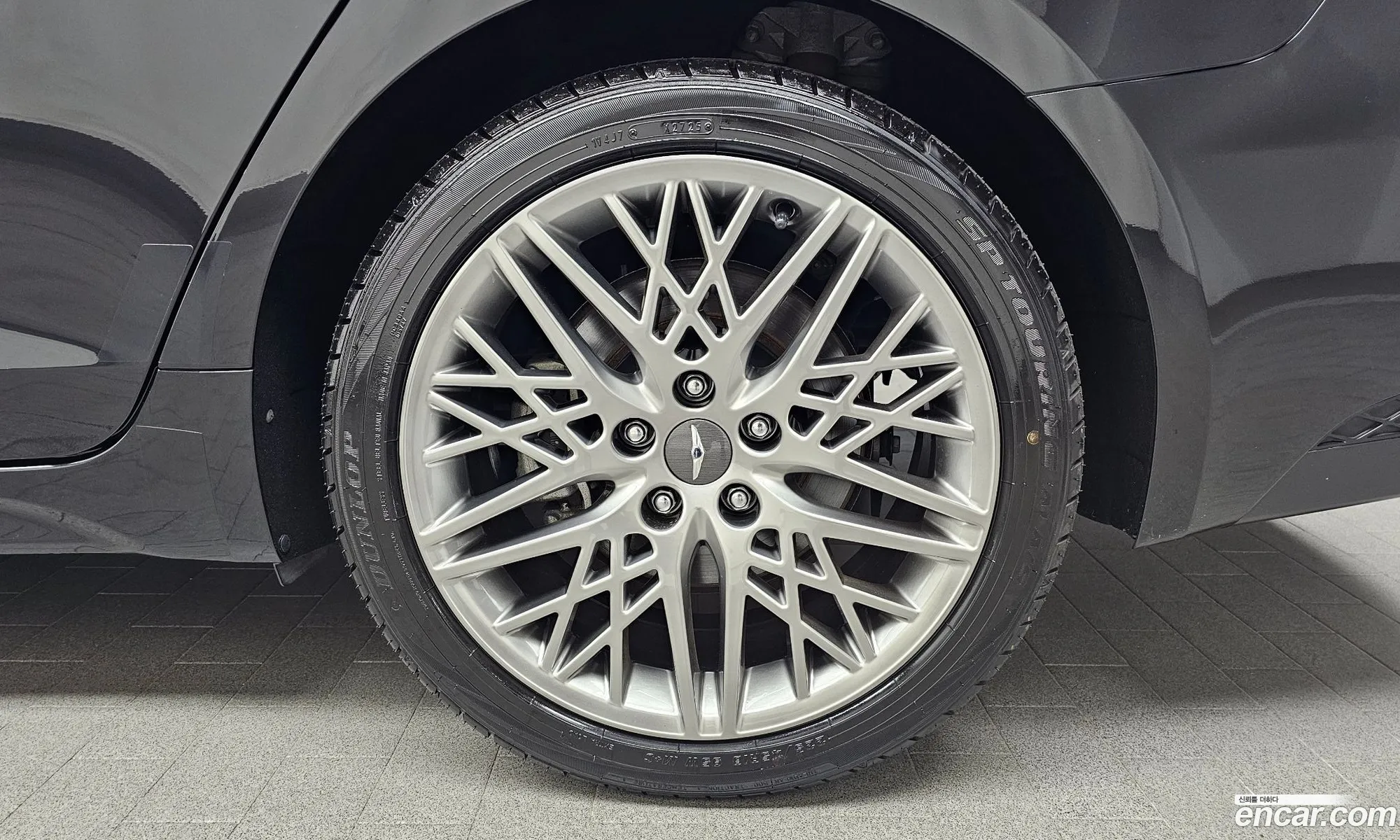 Genesis G70 2022 — 28