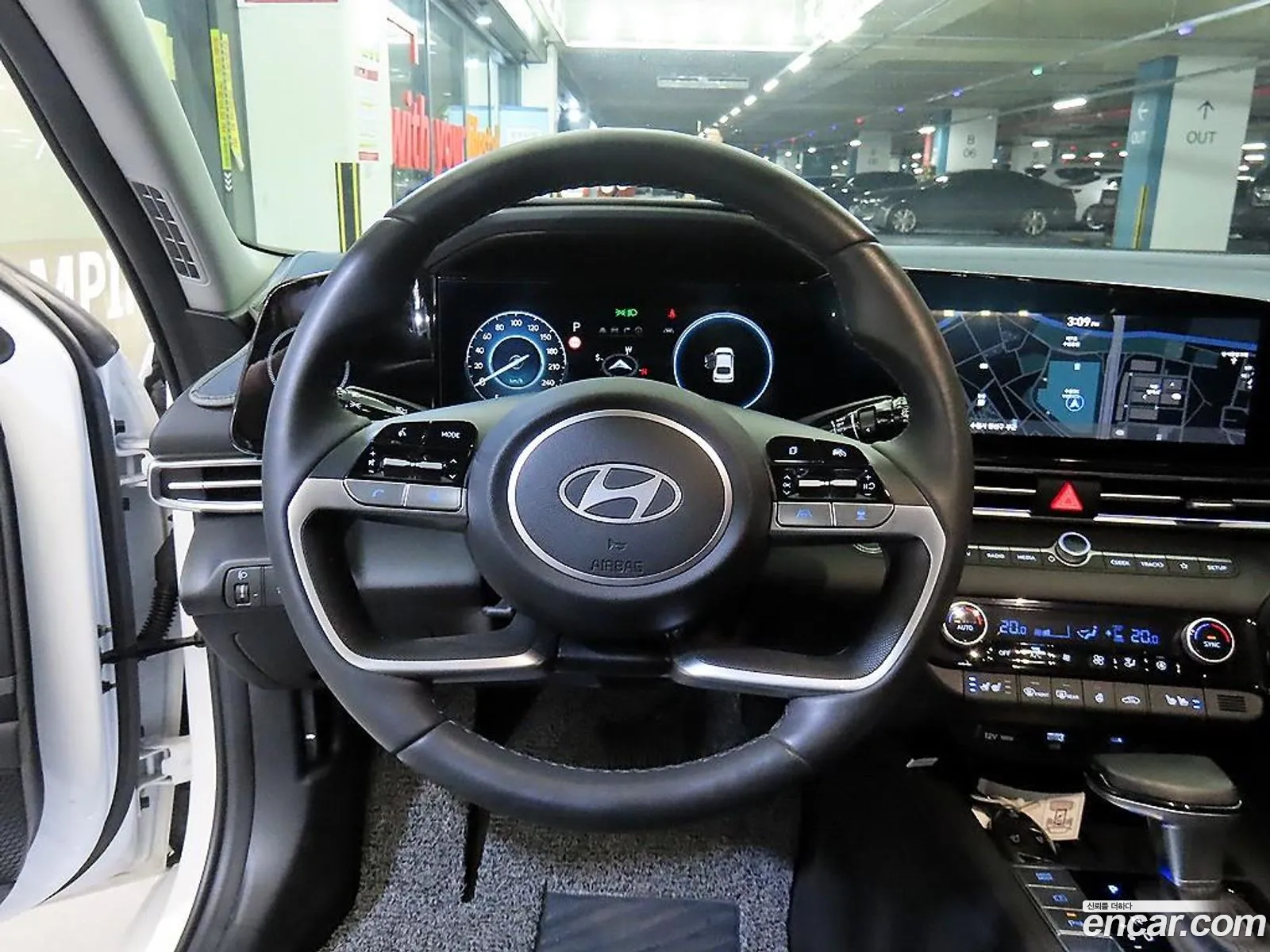 Hyundai Elantra 2024 — 12
