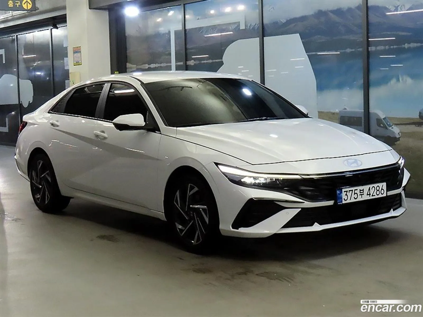 Hyundai Elantra 2024 — 20