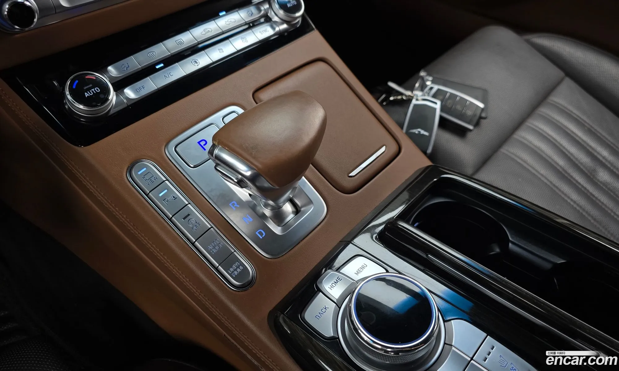Genesis G90 2019 KMHG141ABKU066533 — 8