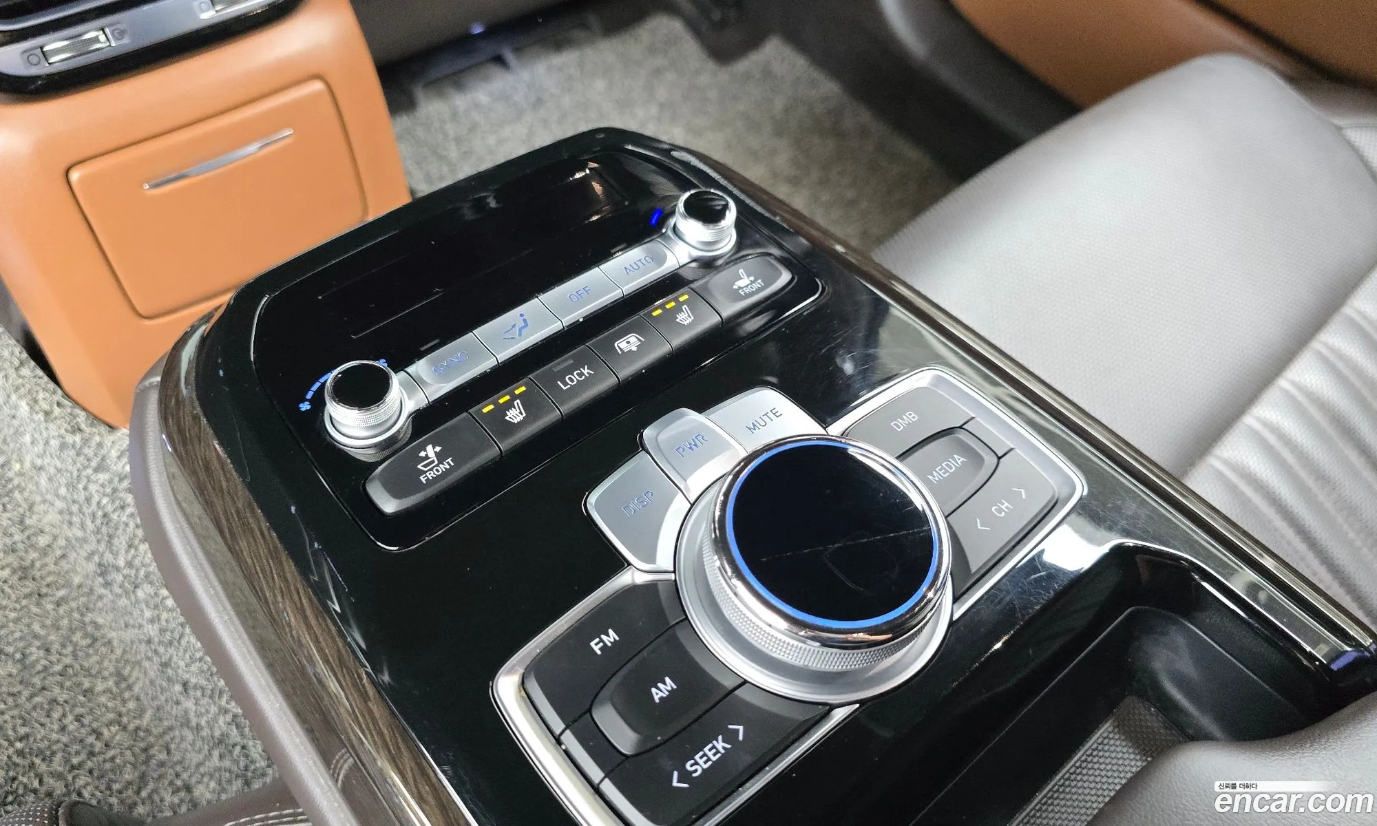 Genesis G90 2019 KMHG141ABKU066533 — 7