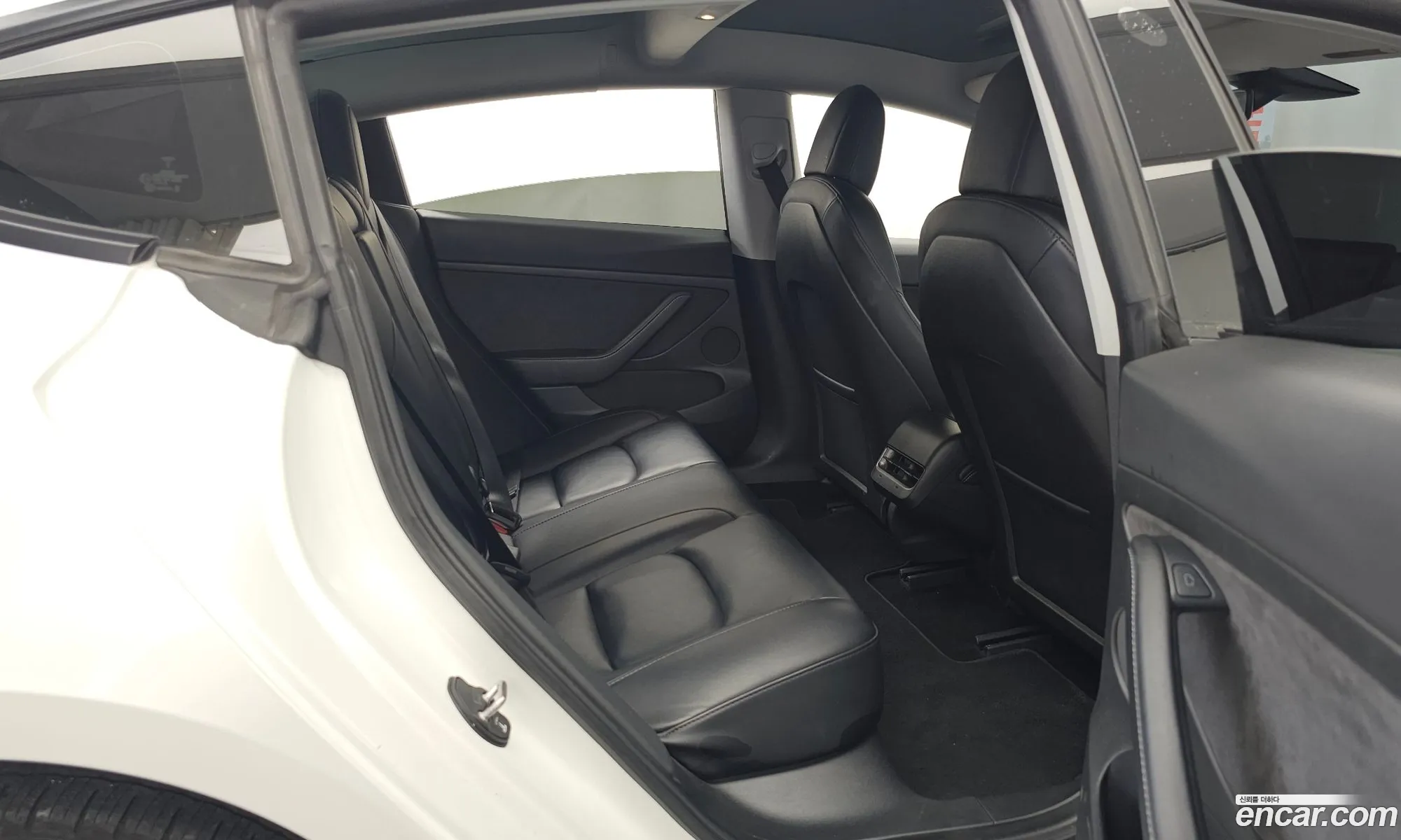Tesla Model 3 2021 — 18