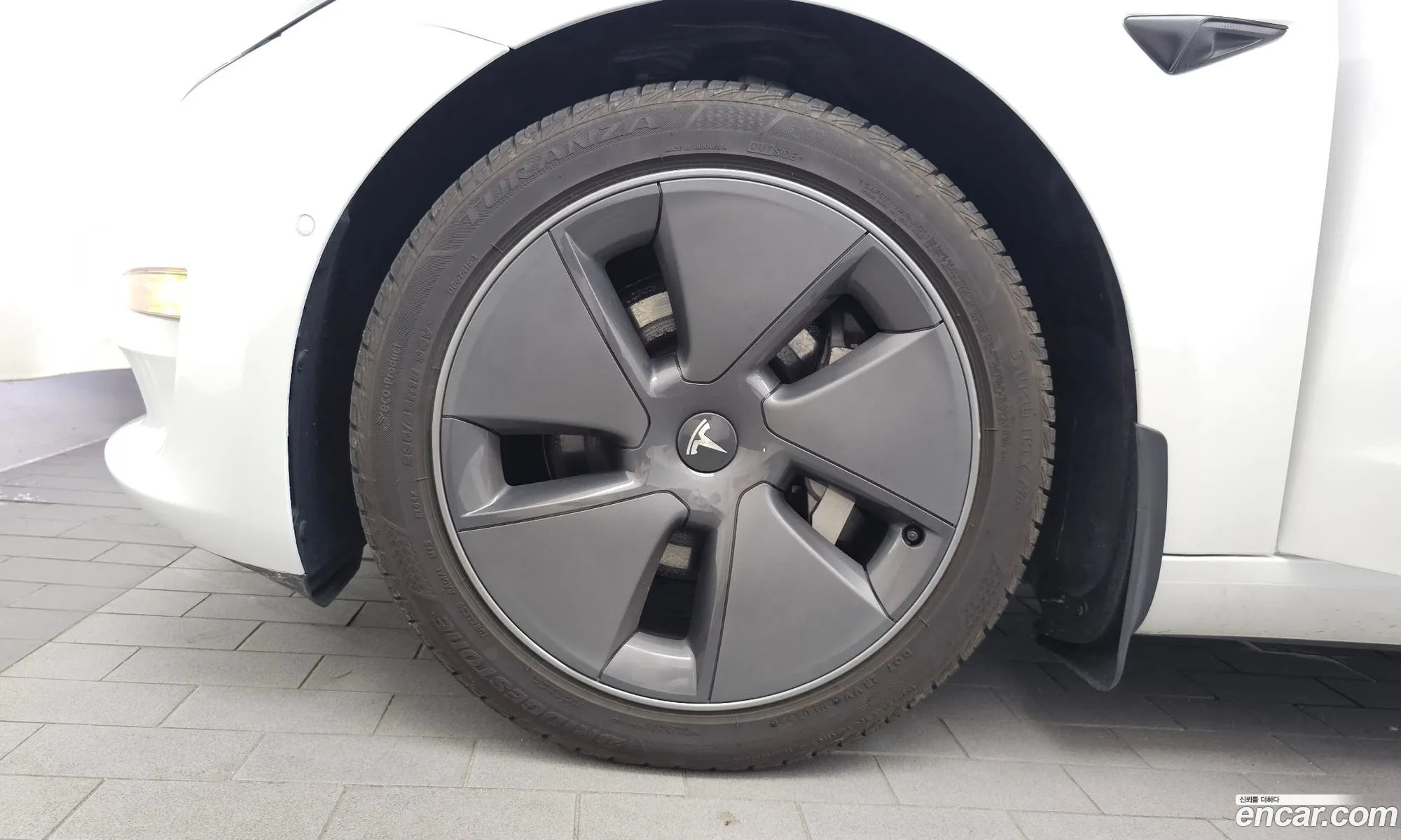 Tesla Model 3 2021 — 8