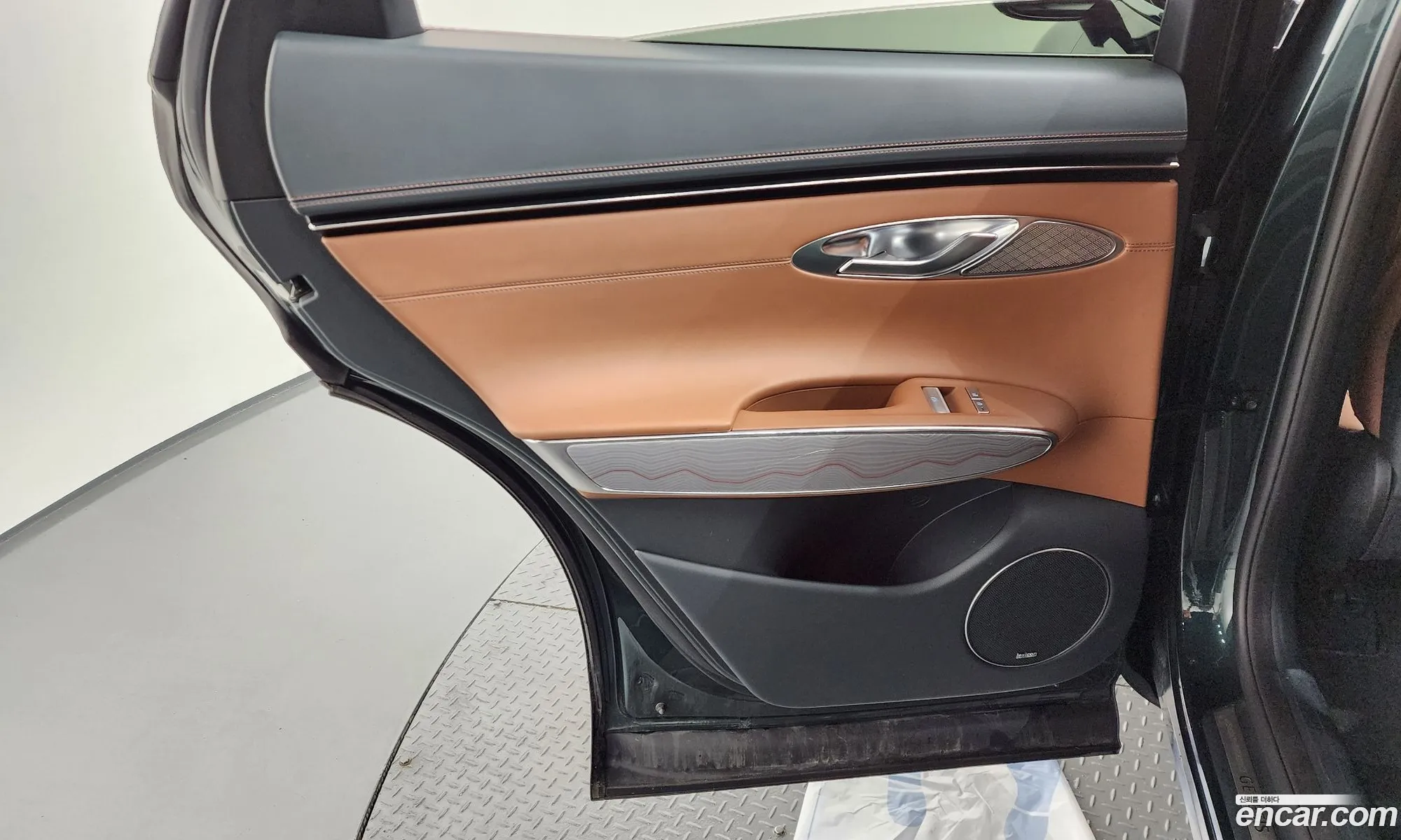 Genesis GV70 2021 — 15