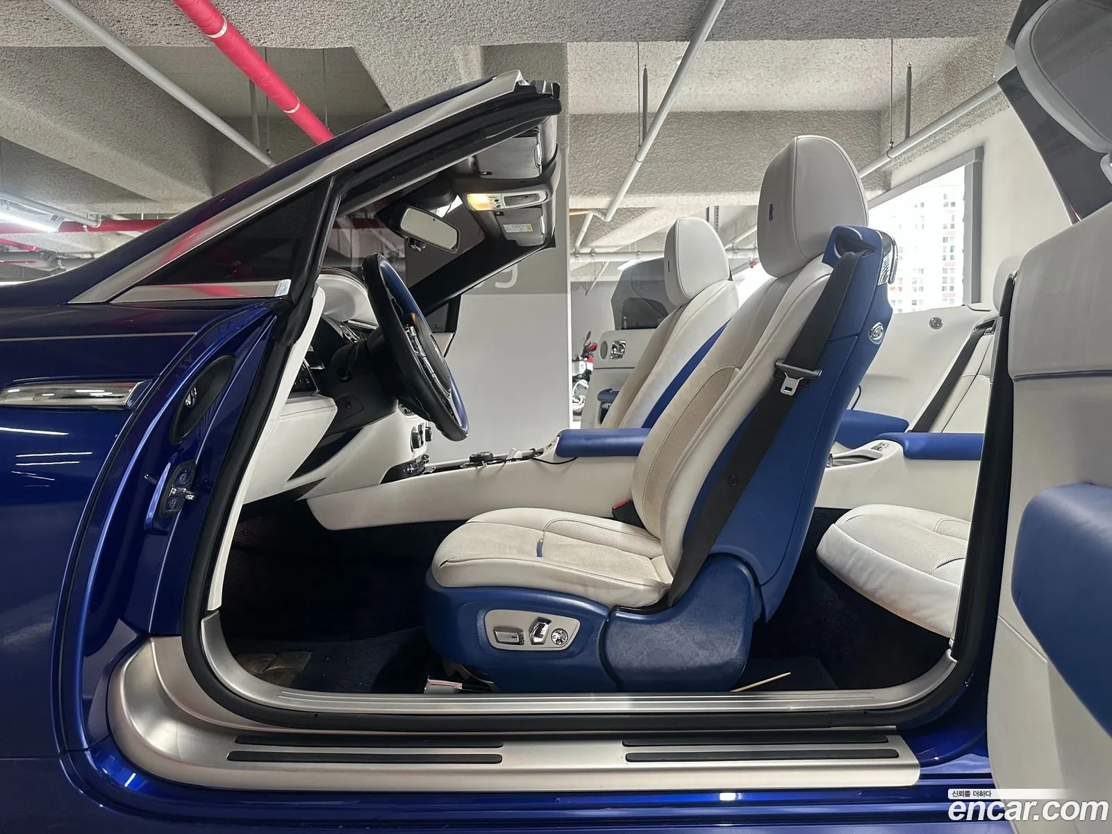 Rolls-Royce Dawn 2017 — 13