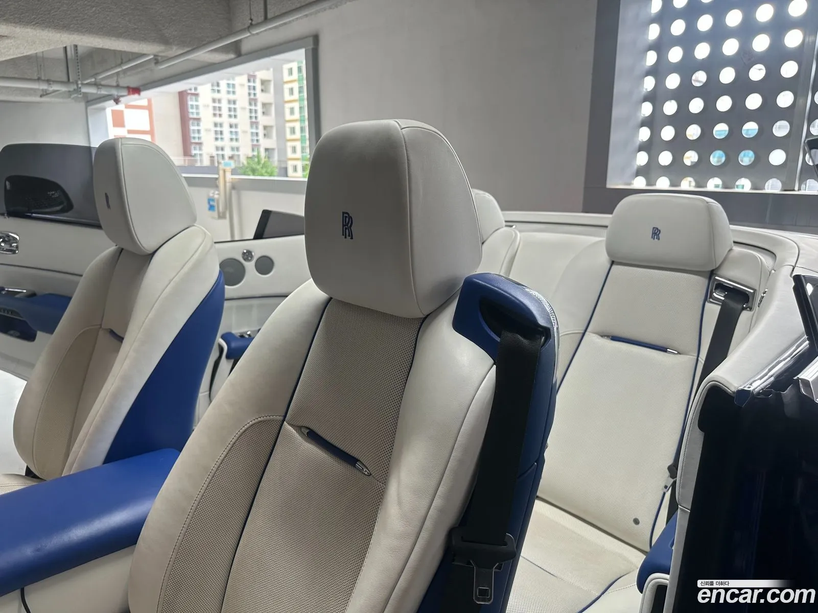 Rolls-Royce Dawn 2017 — 14