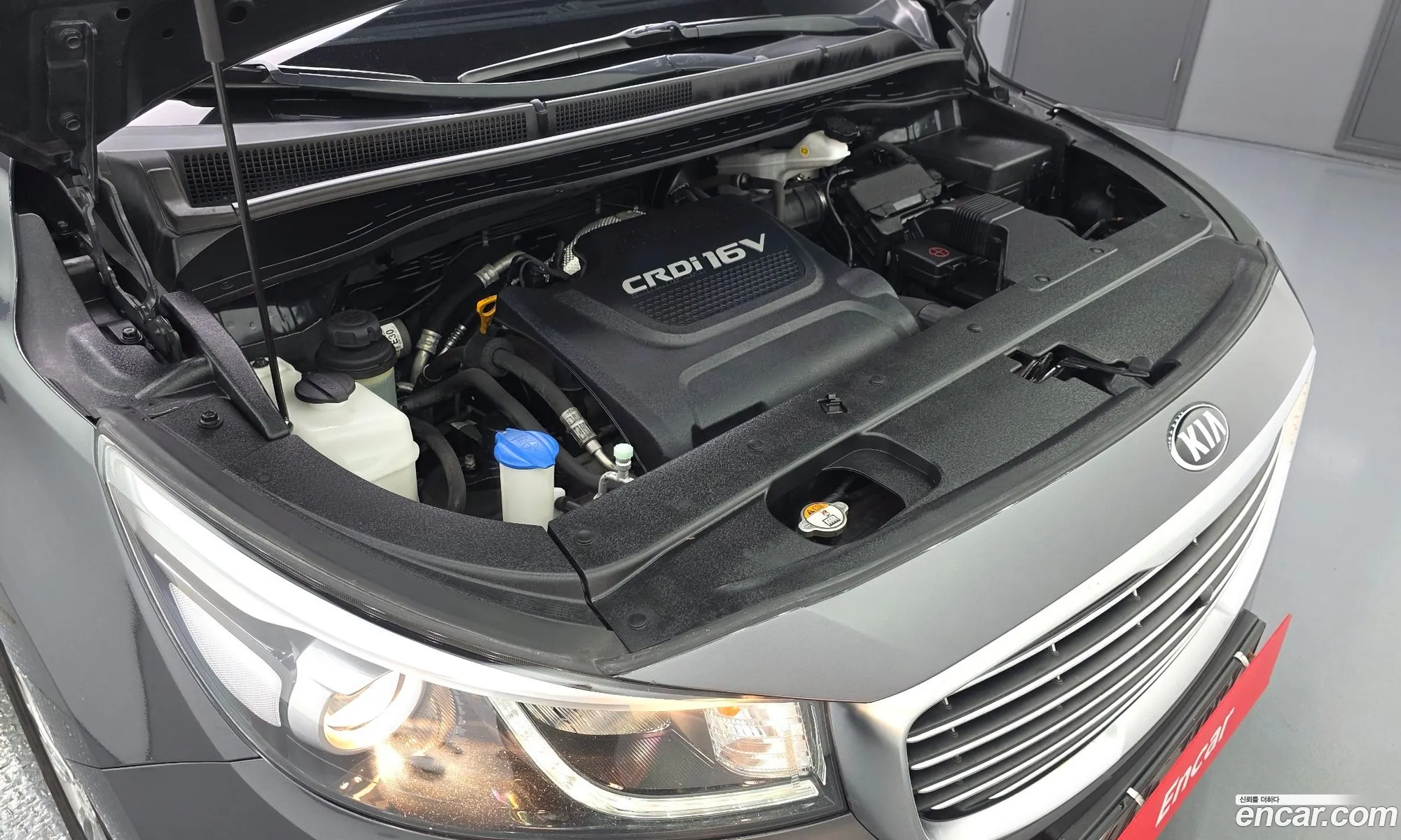 Kia Carnival 2017 KNAMC81ABJS410871 — 9