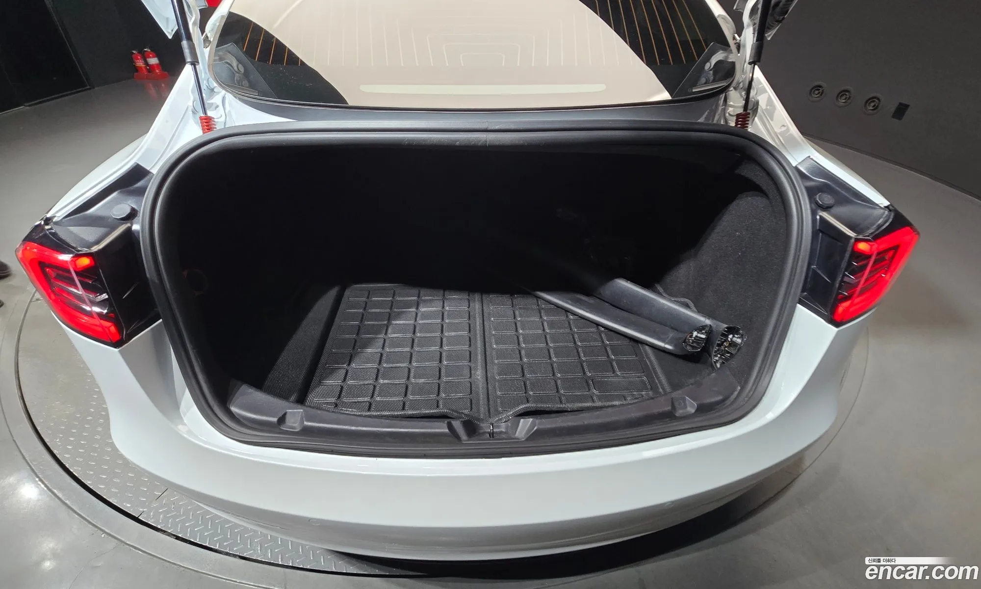 Tesla Model 3 2020 — 5