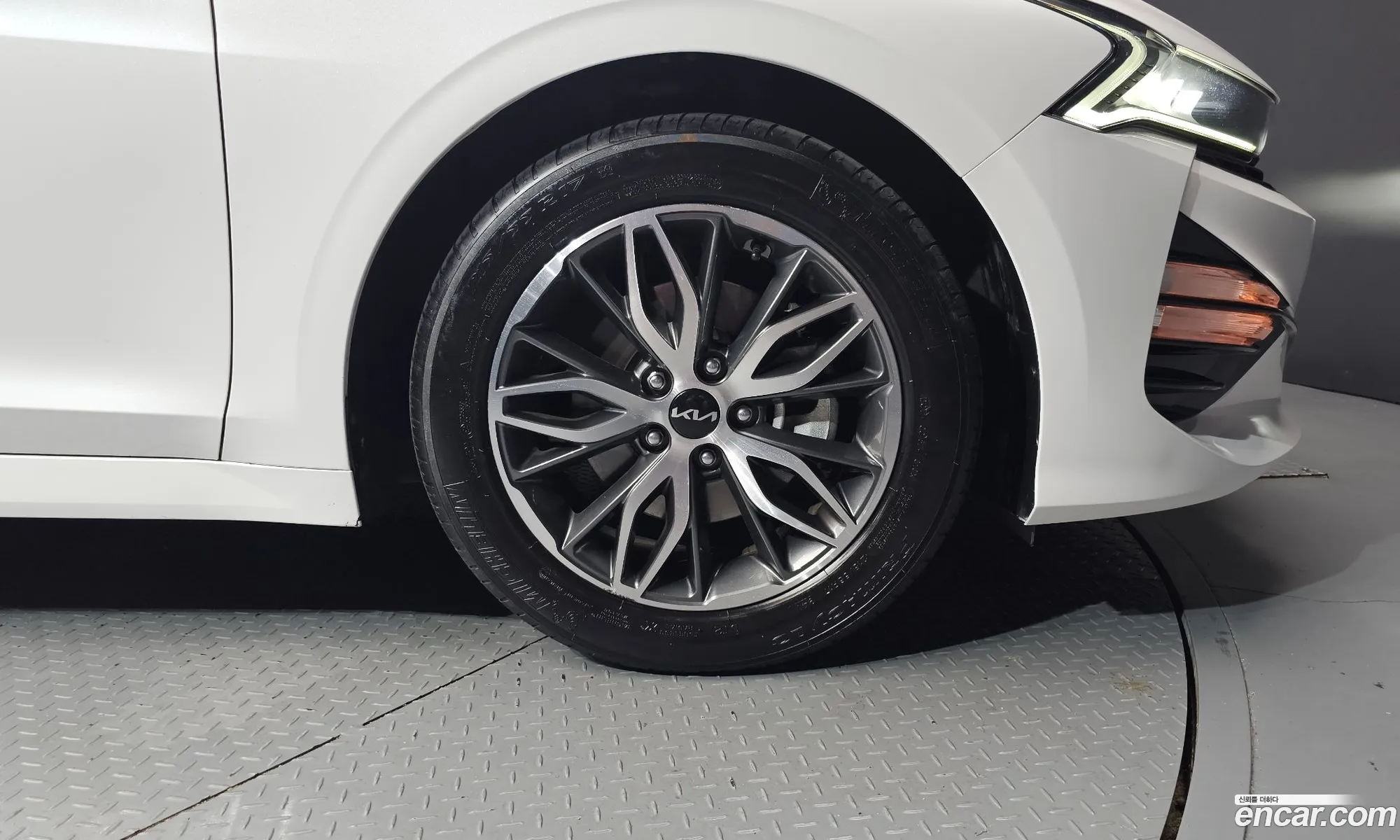 Kia K5 2022 KNAG741BBPA207903 — 25