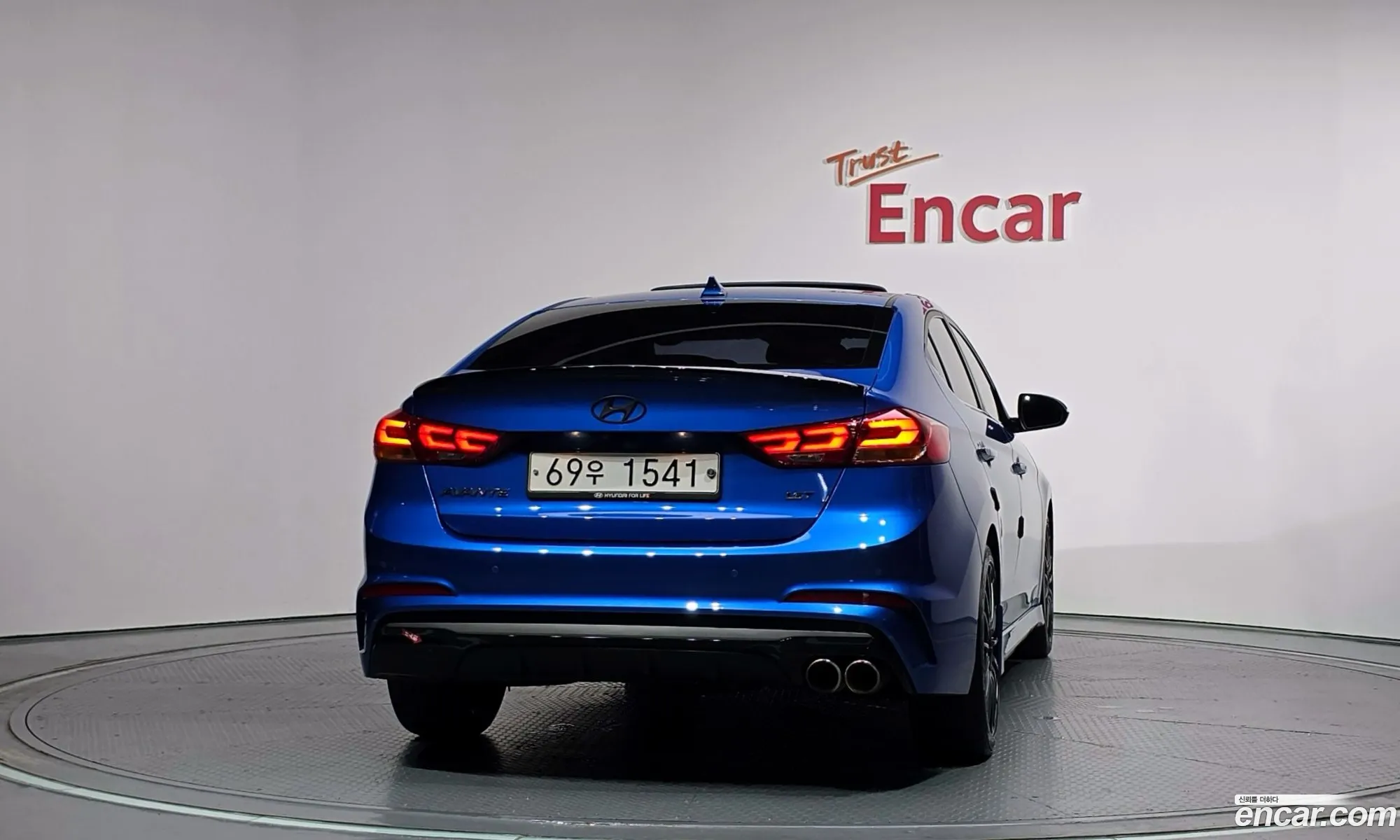 Hyundai Elantra AD 2017 — 12