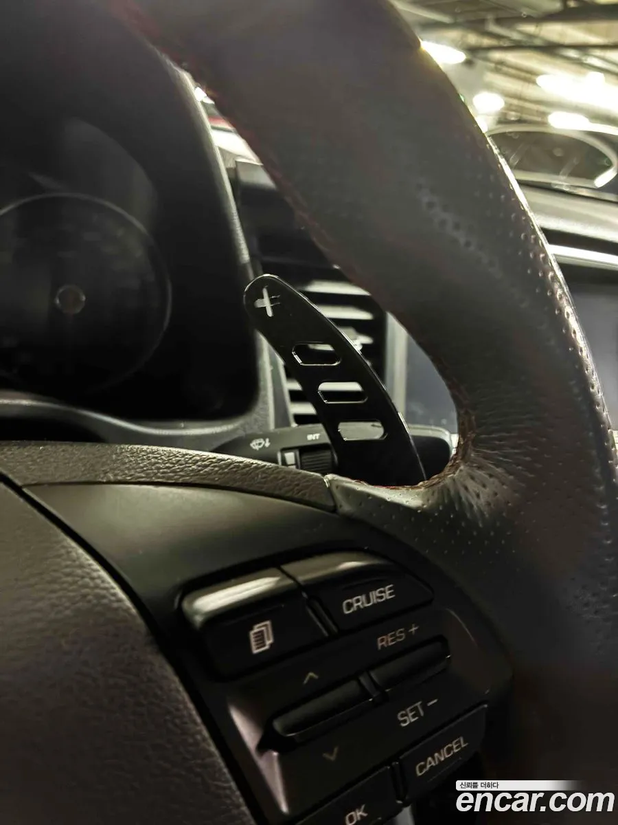 Hyundai Elantra AD 2017 — 28
