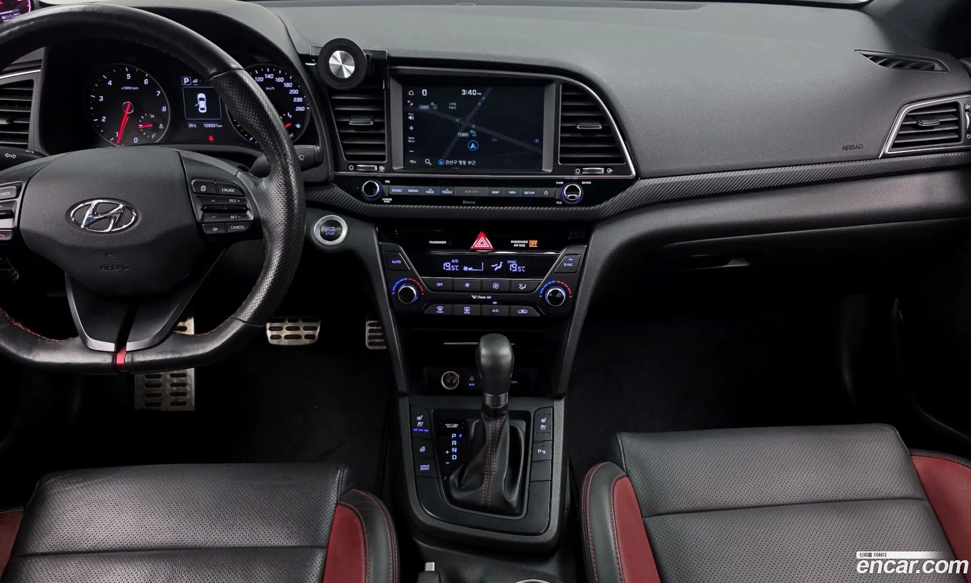 Hyundai Elantra AD 2017 — 11
