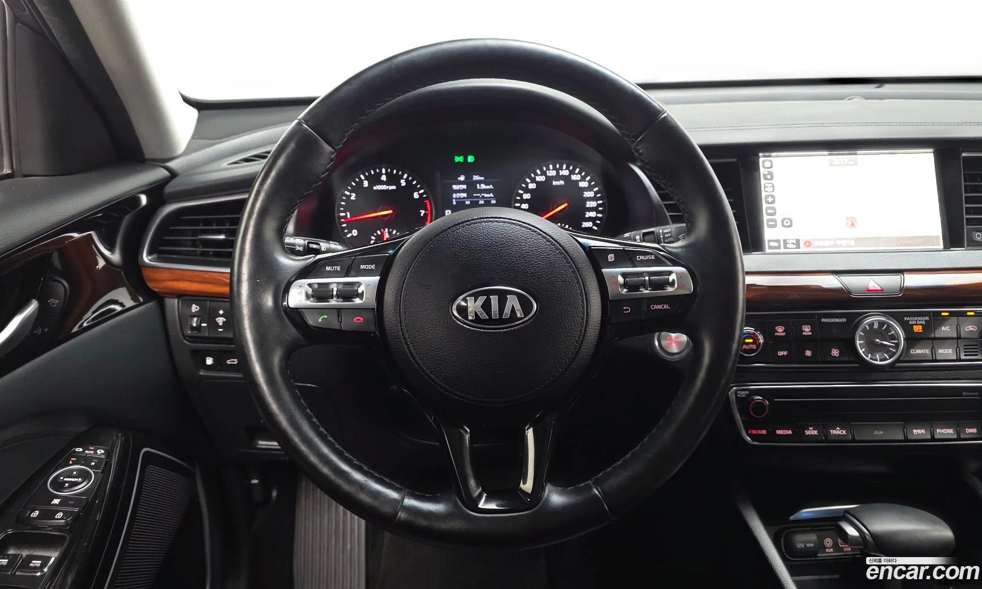 Kia K7 2016 KNALB415BGA025558 — 4