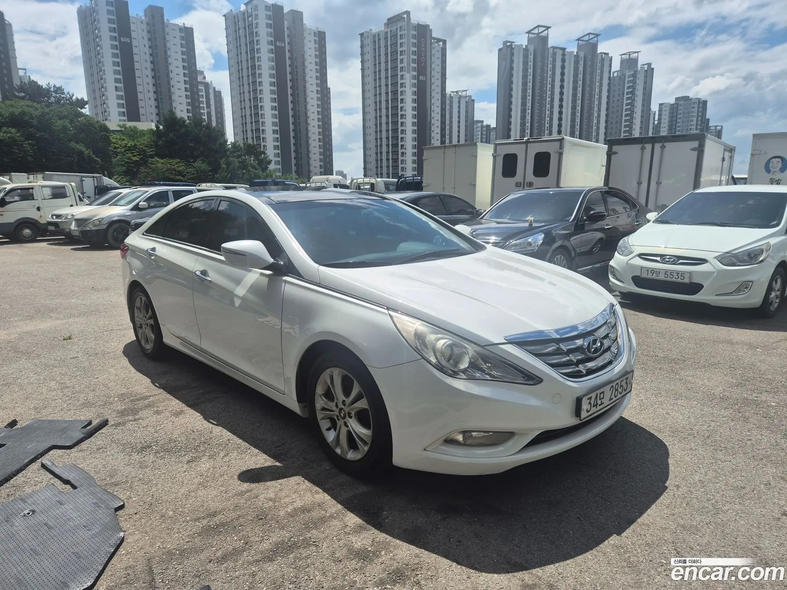 Hyundai YF Sonata 2011 — 13