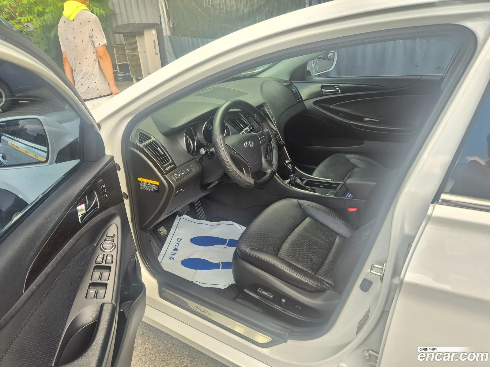 Hyundai YF Sonata 2011 — 6