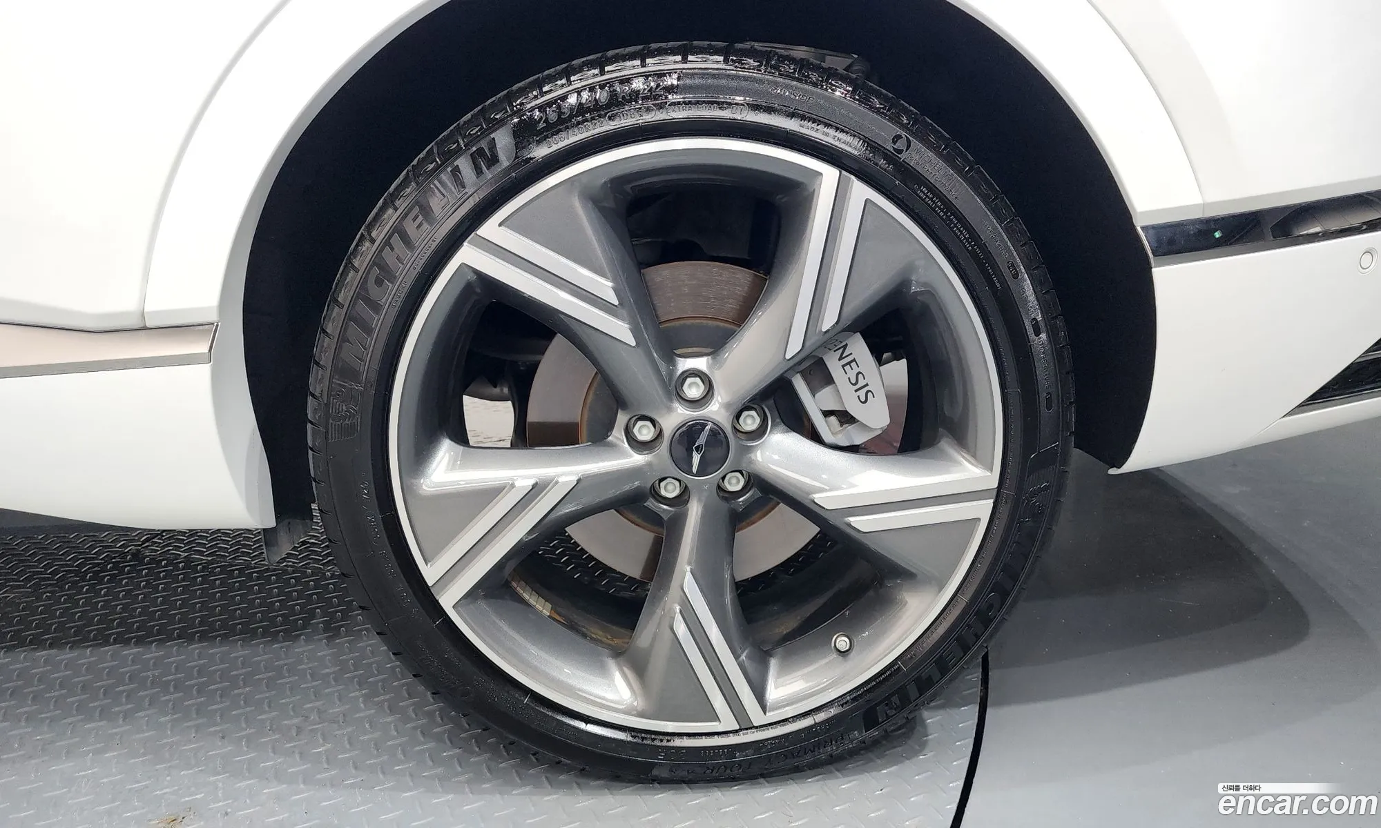 Genesis GV80 2024 KMTHA81BBRU232934 — 34