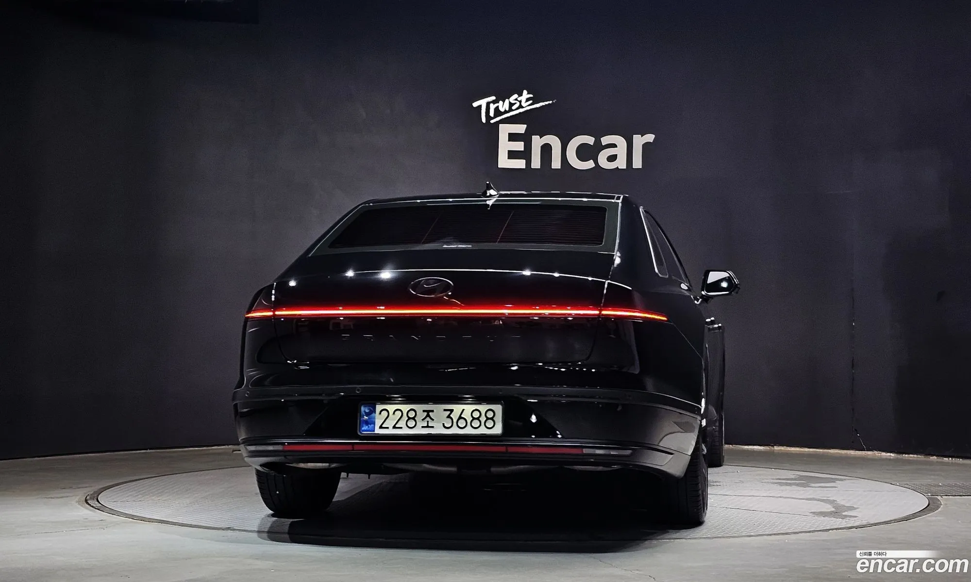 Hyundai Grandeur Hybrid 2023 — 16