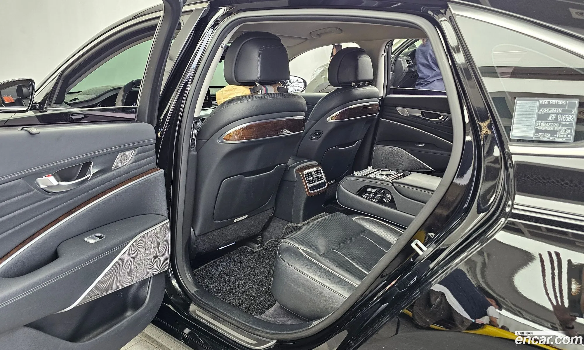 Kia The K9 2019 KNAS2418DKS016502 — 2