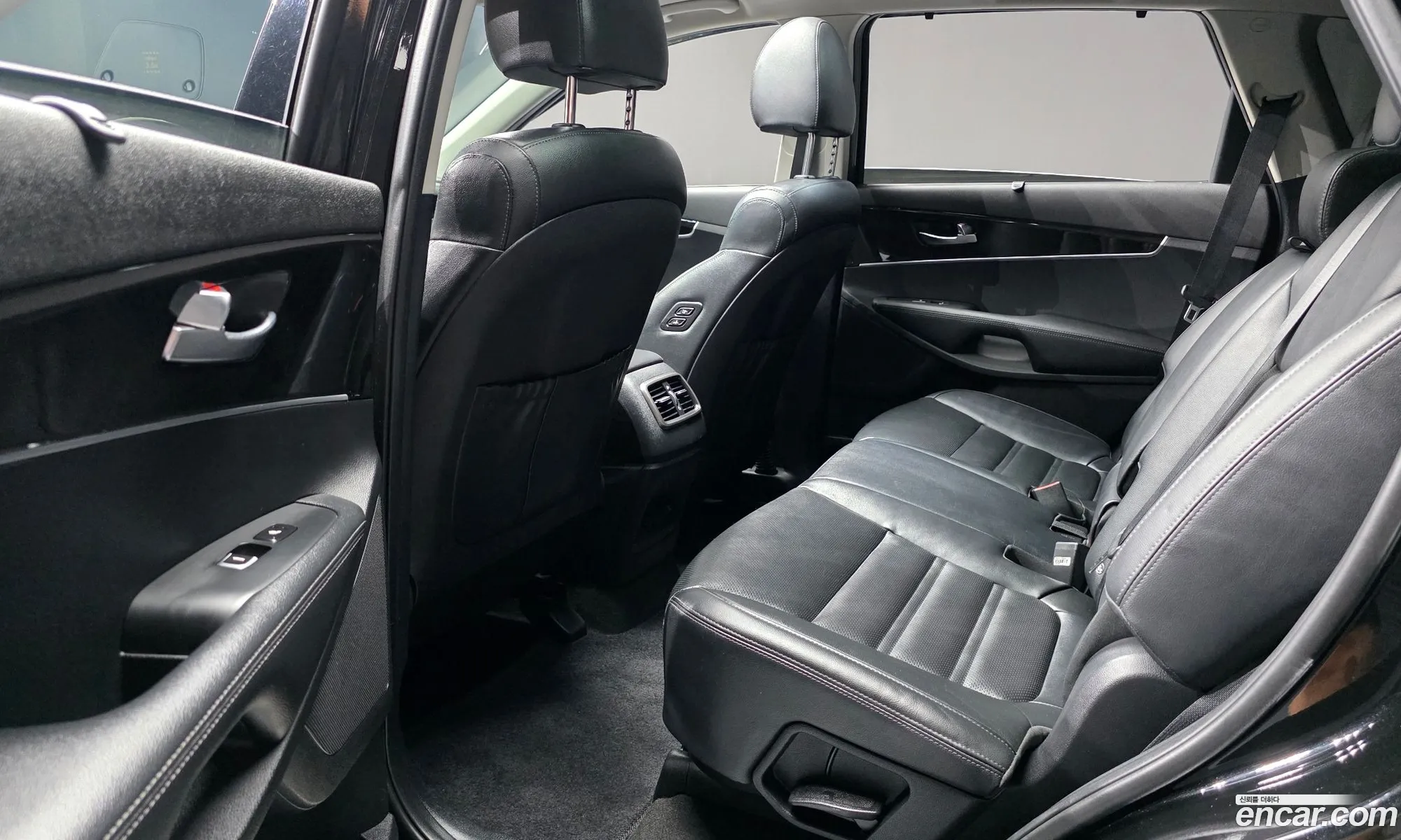 Kia Sorento 2017 KNAPH81BBJA391691 — 8
