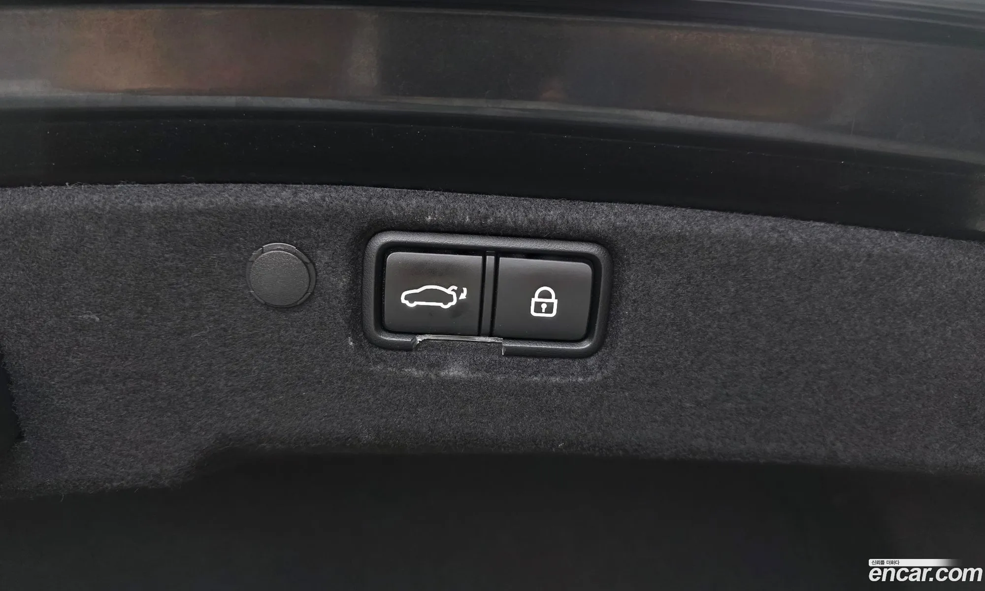 Kia K7 2017 KNALC411BHA066402 — 24