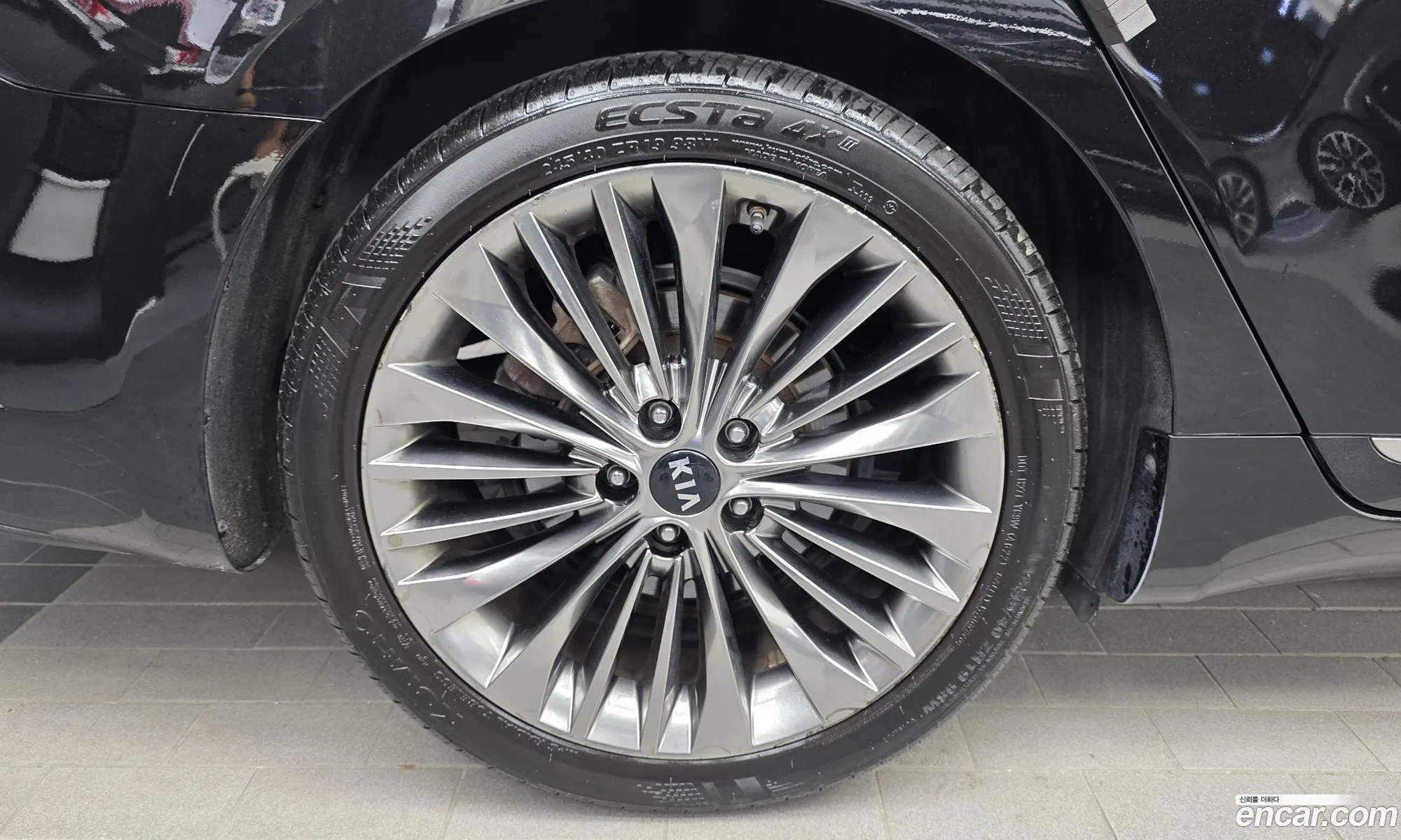Kia K7 2017 KNALC411BHA066402 — 30