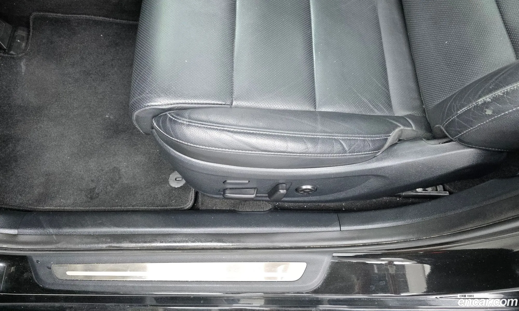 Kia K7 2017 KNALC411BHA066402 — 33