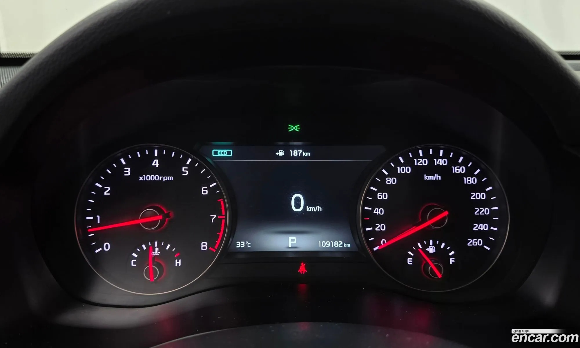 Kia K7 2017 KNALC411BHA066402 — 25