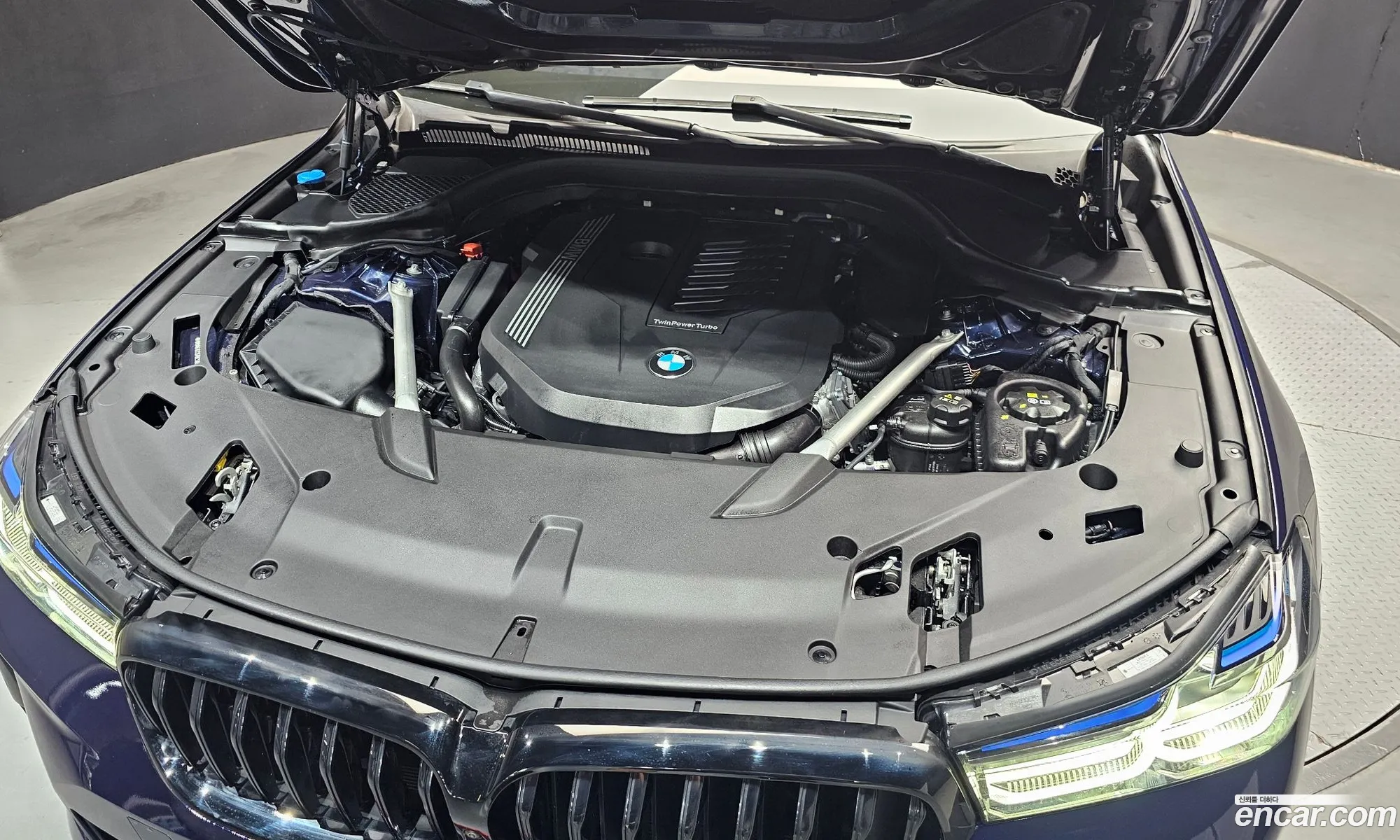 BMW 6 Series GT 2024 — 6