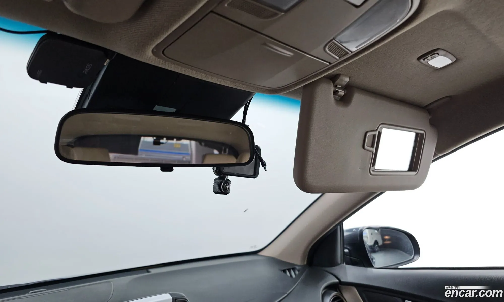 Hyundai Kona 2017 — 17