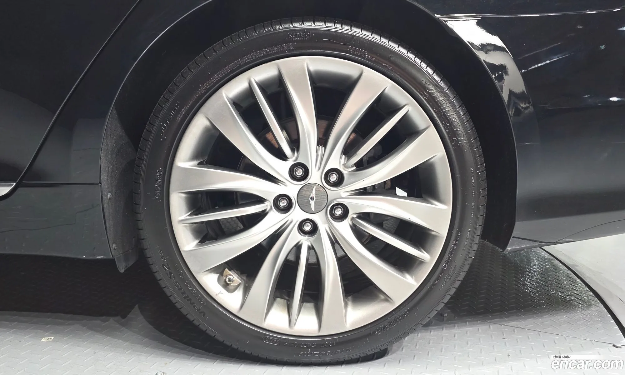 Genesis G80 2016 KMHGM41DDHU201877 — 10