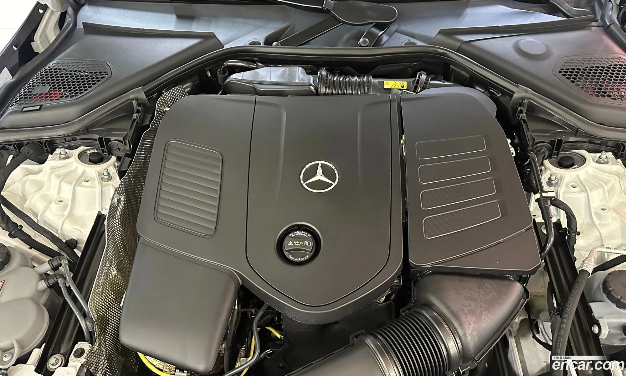 Mercedes-Benz E-Class W214 2025 — 18