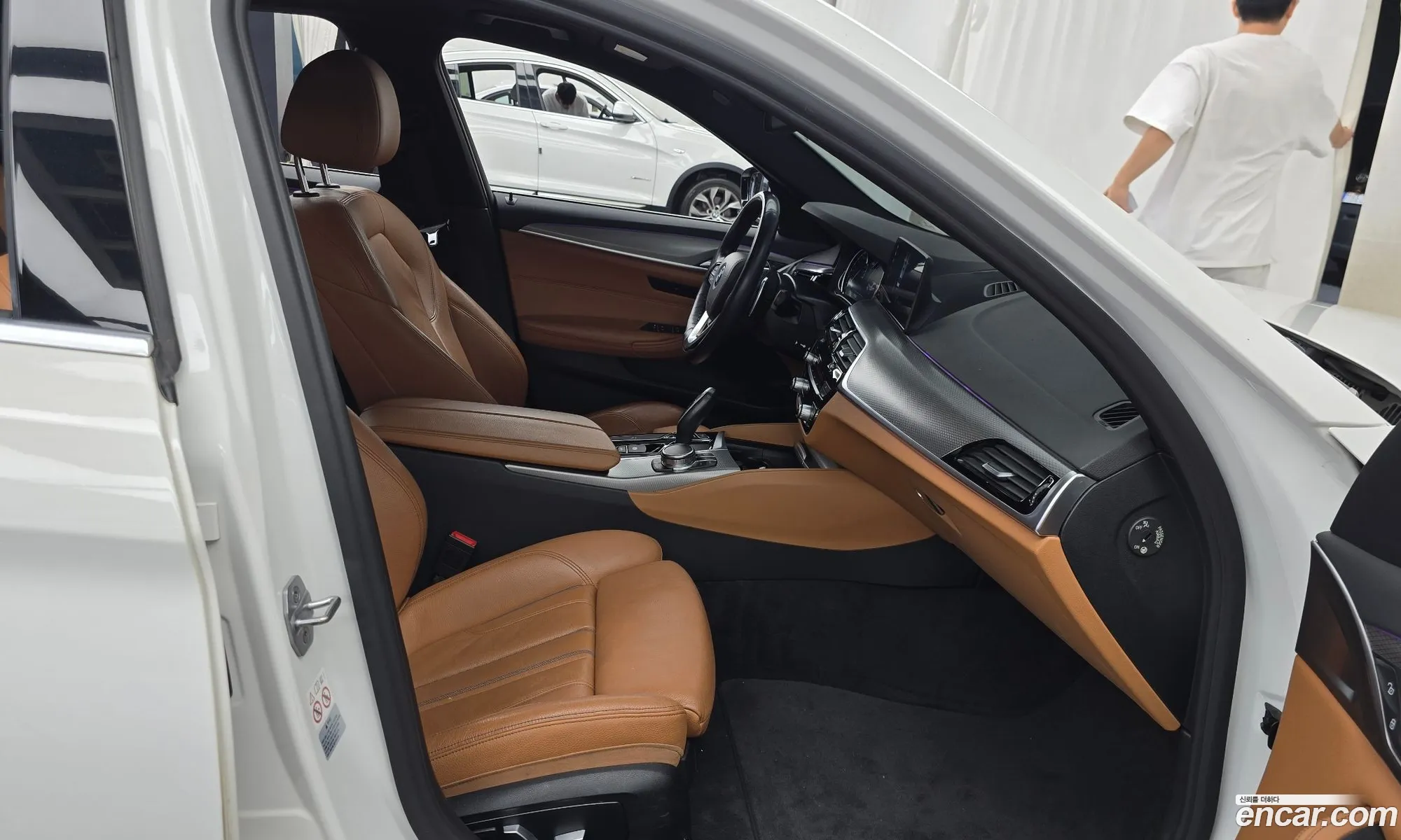 BMW 5 Series 2017 WBAJD3103JG970567 — 11