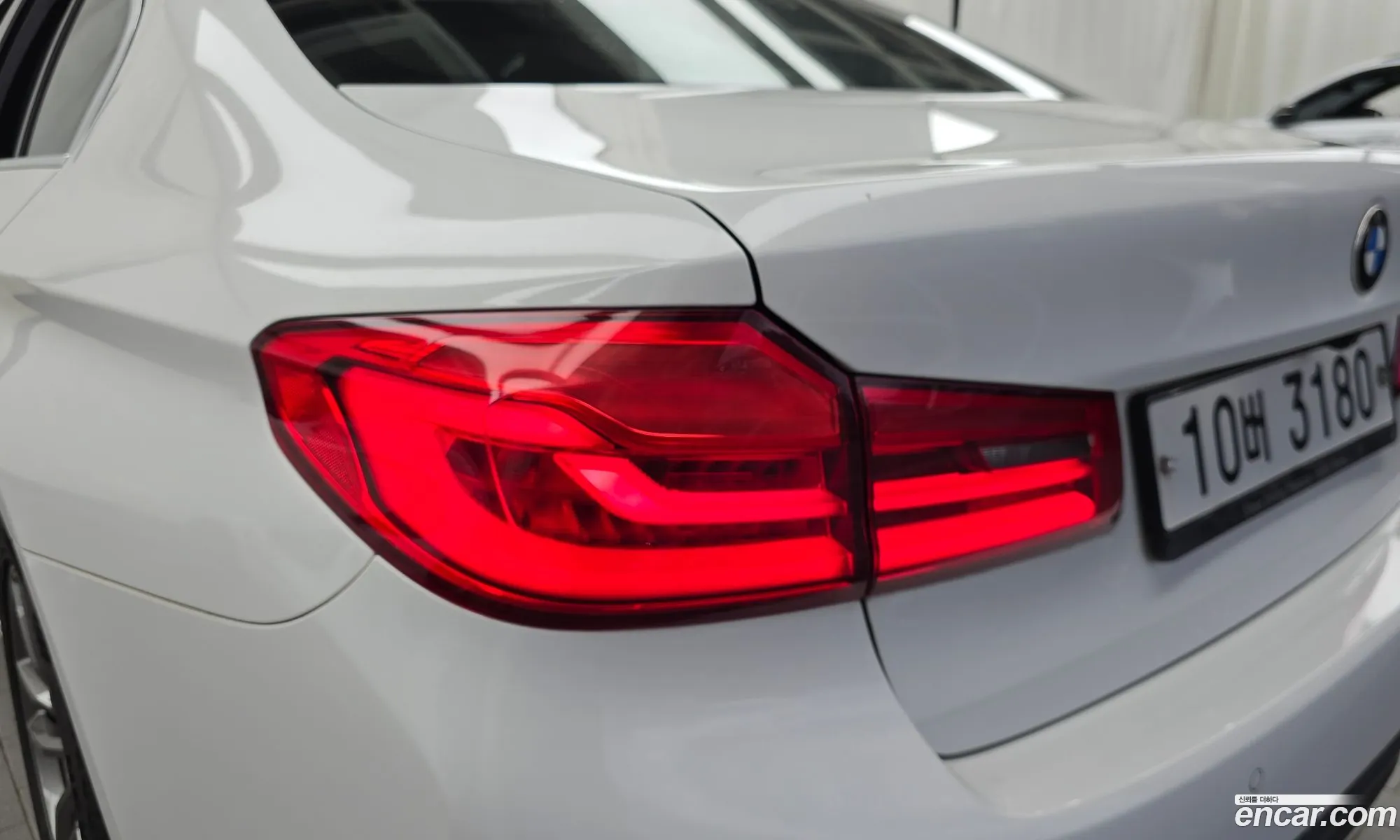 BMW 5 Series 2017 WBAJD3103JG970567 — 8
