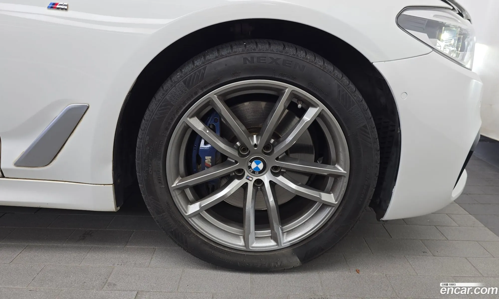 BMW 5 Series 2017 WBAJD3103JG970567 — 32