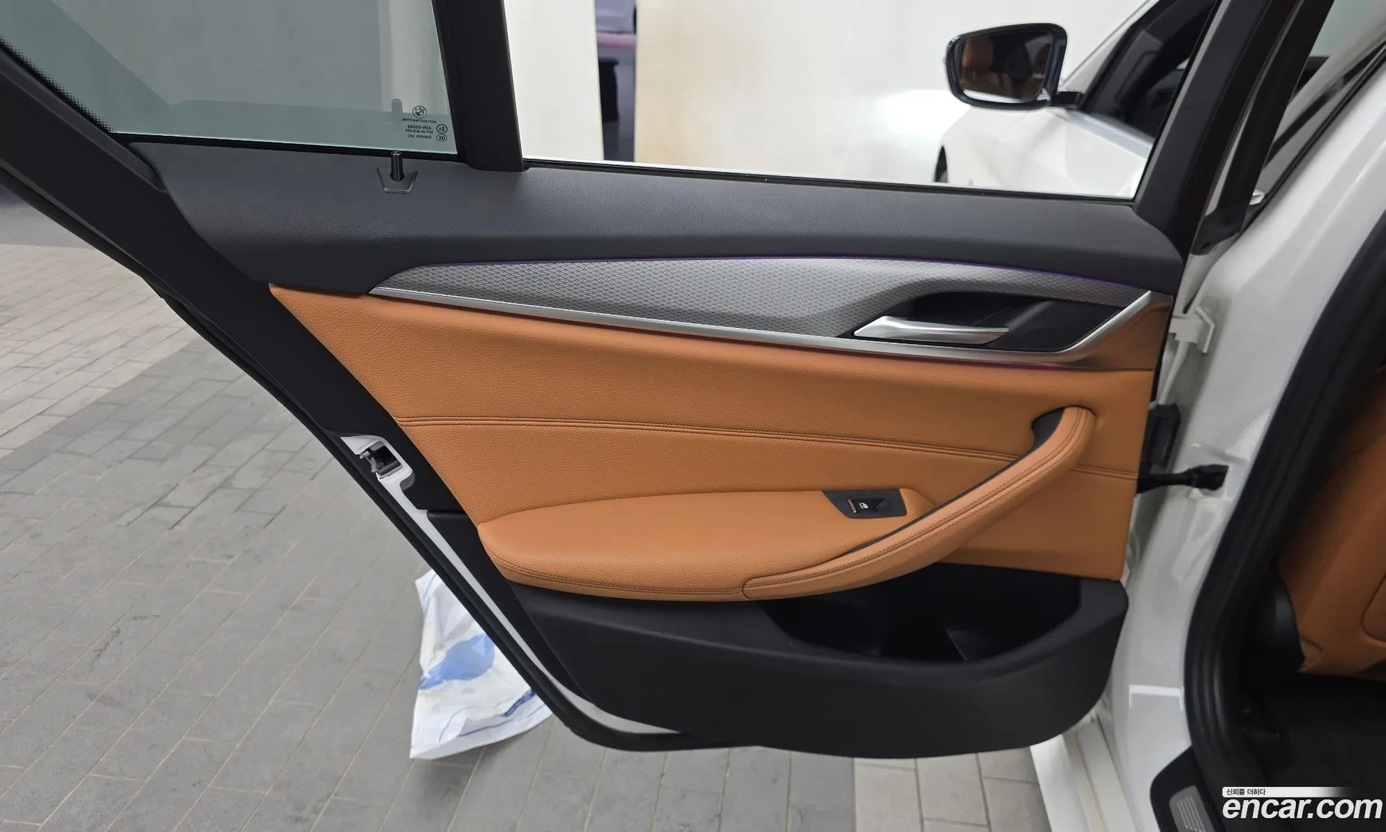 BMW 5 Series 2017 WBAJD3103JG970567 — 6